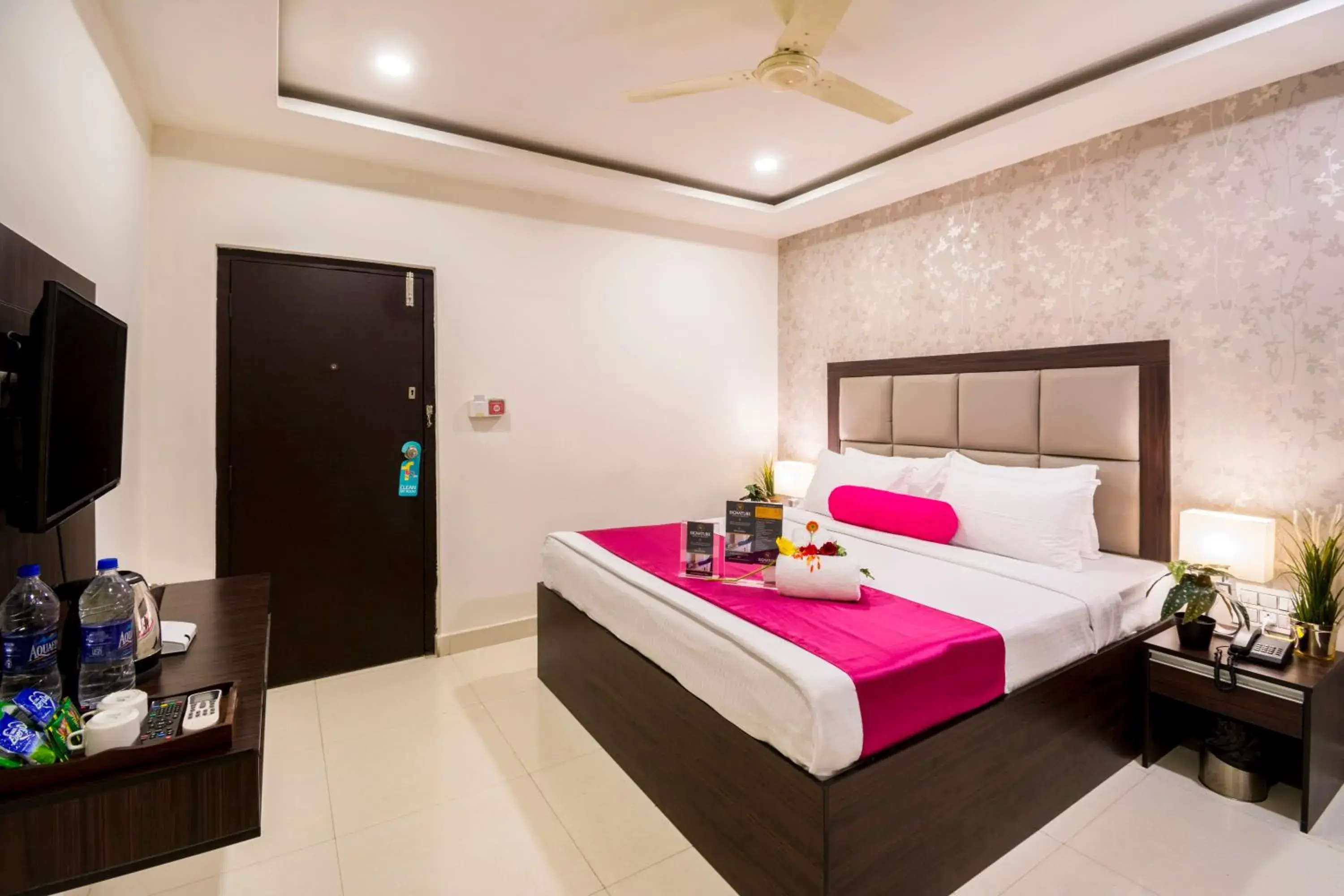 Communal lounge/ TV room, Bed in Hotel Fortune Hyderabad Airport Zone Communal lounge/ TV room, Bed in Hotel Fortune Hyderabad Airport Zone