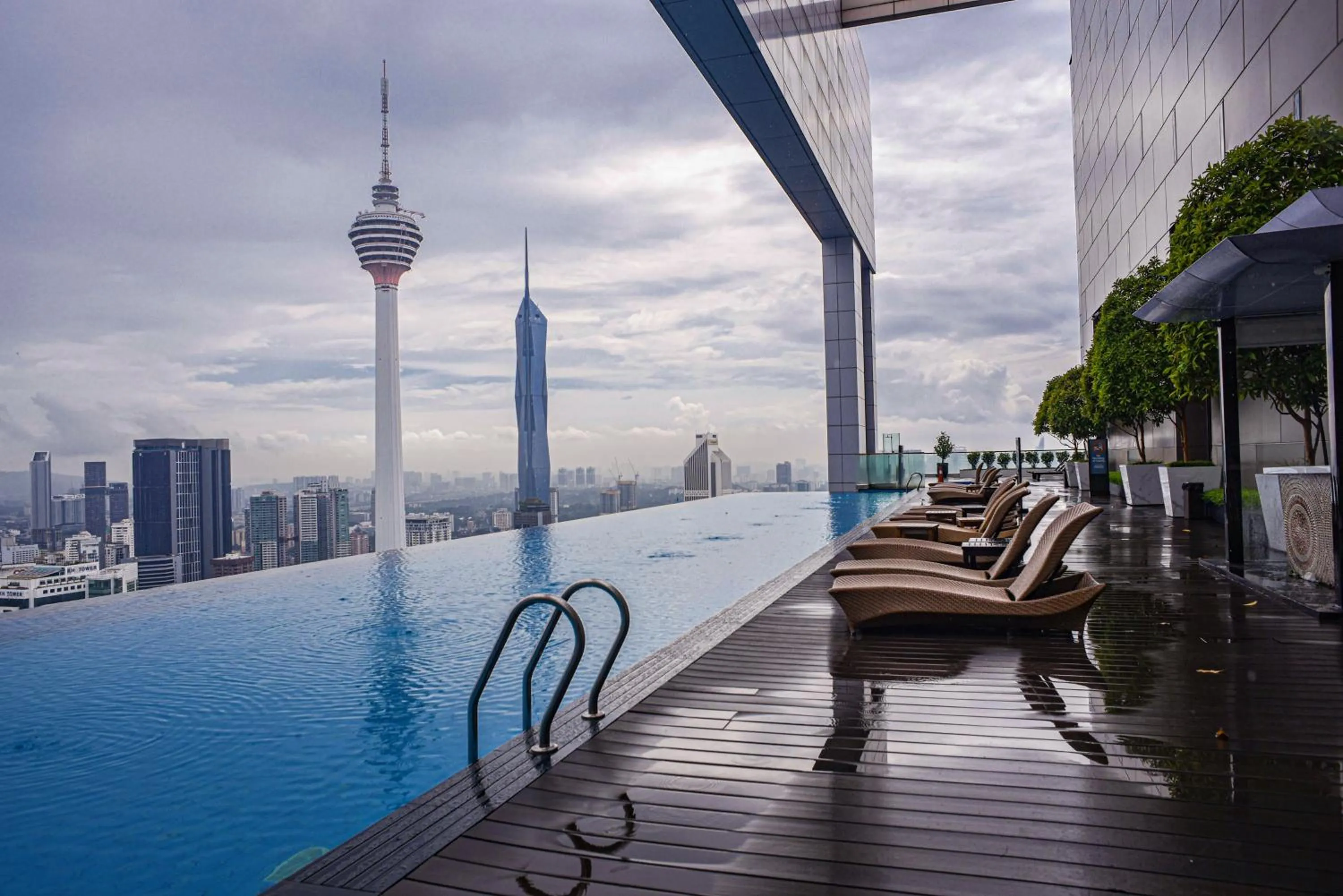 Swimming pool in SKYWARD SUITES at Platinum KLCC