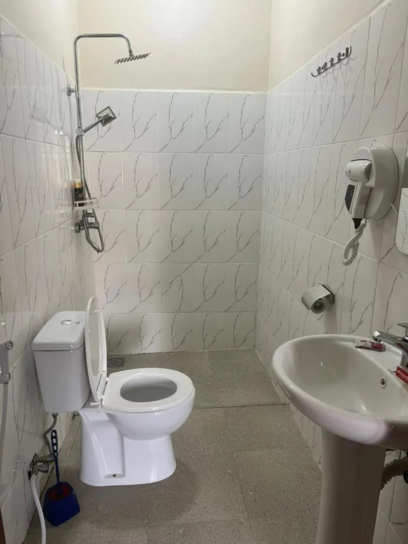Shower in B&B HOTEL