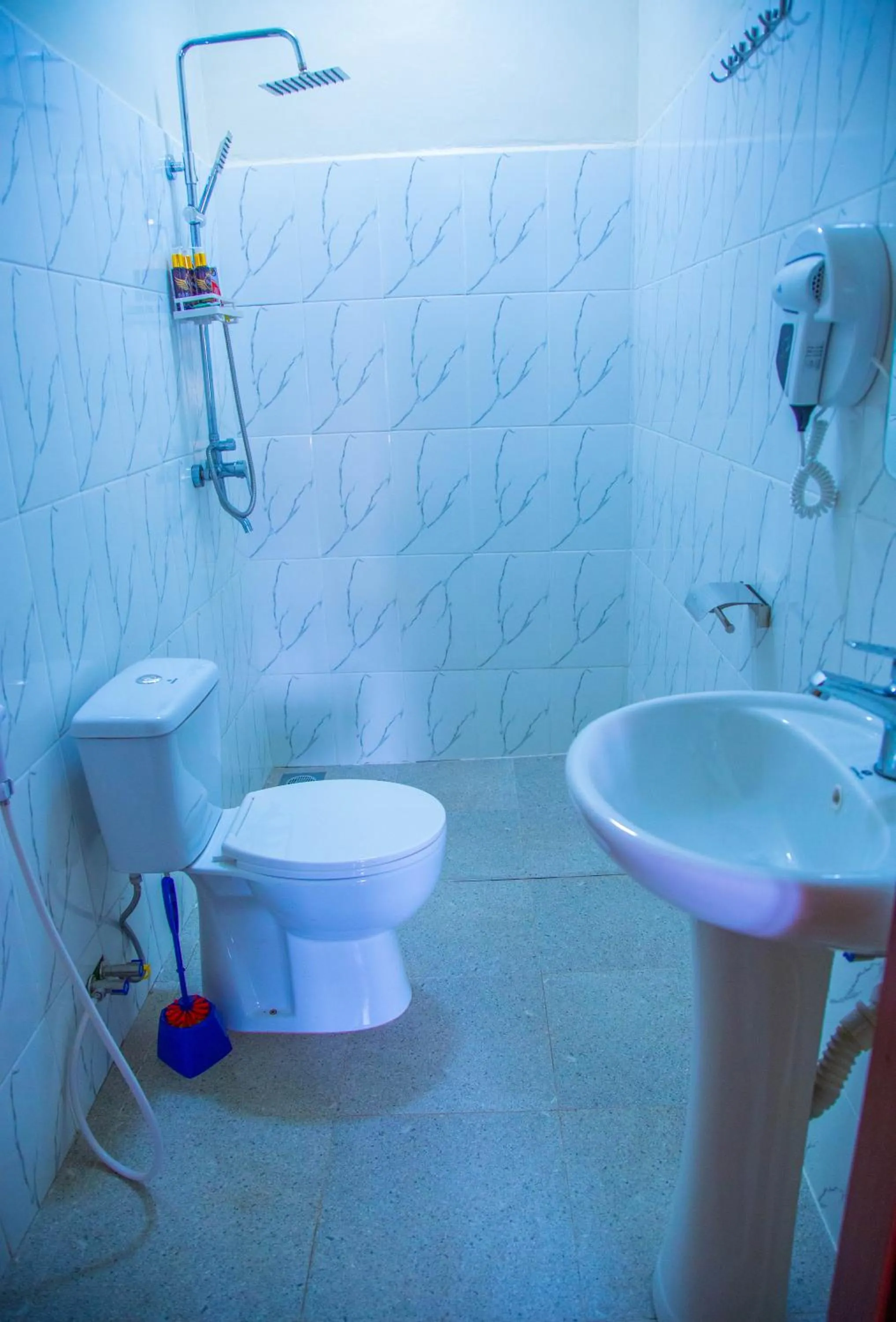 Shower in B&B HOTEL