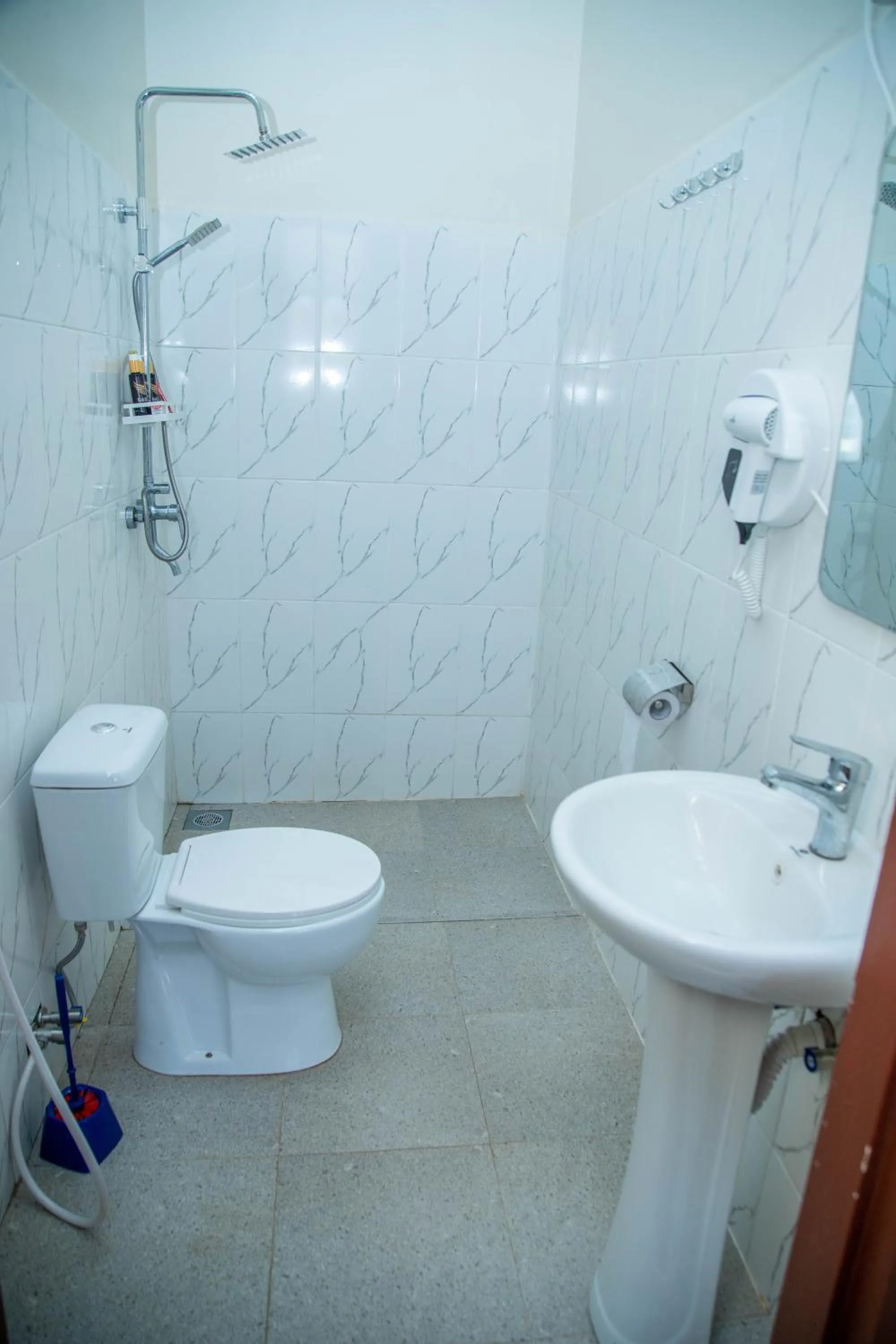 Shower in B&B HOTEL