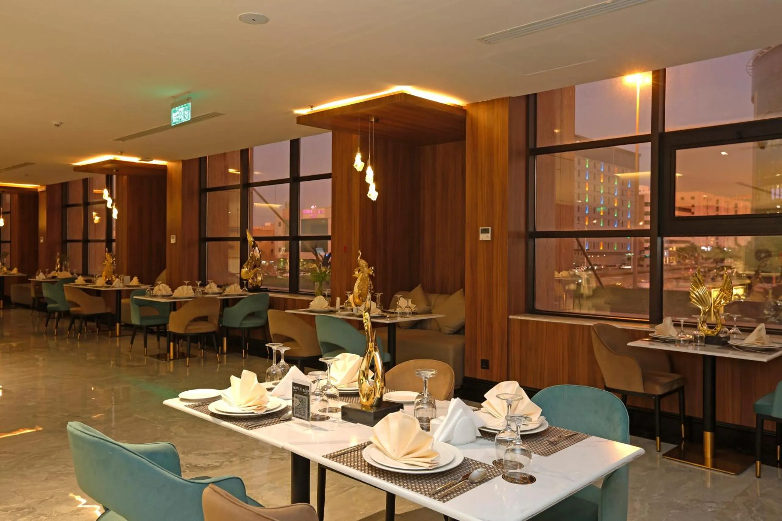 Restaurant/places to eat in Novo Hotel