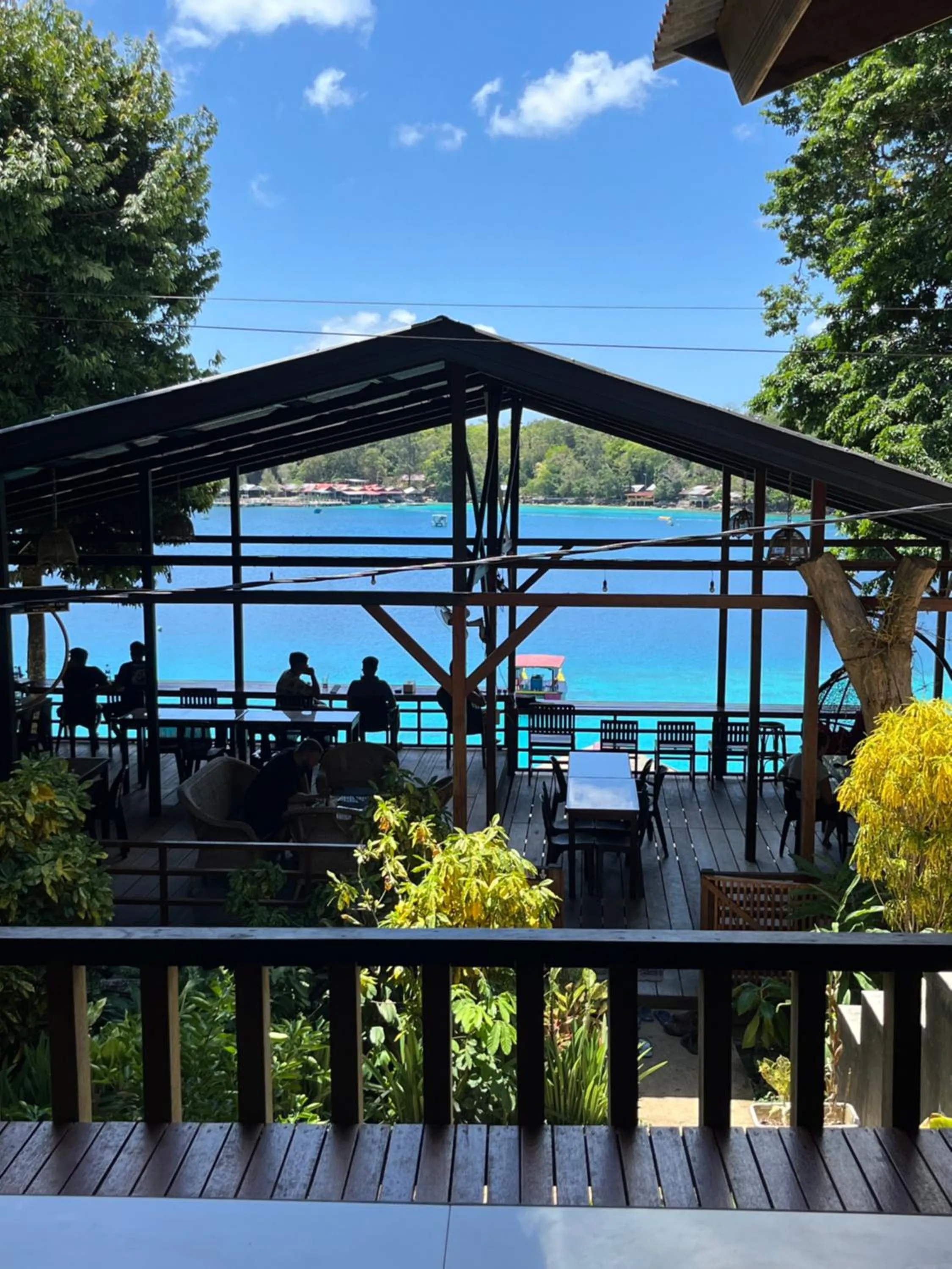 Olala Bungalows and Restaurant