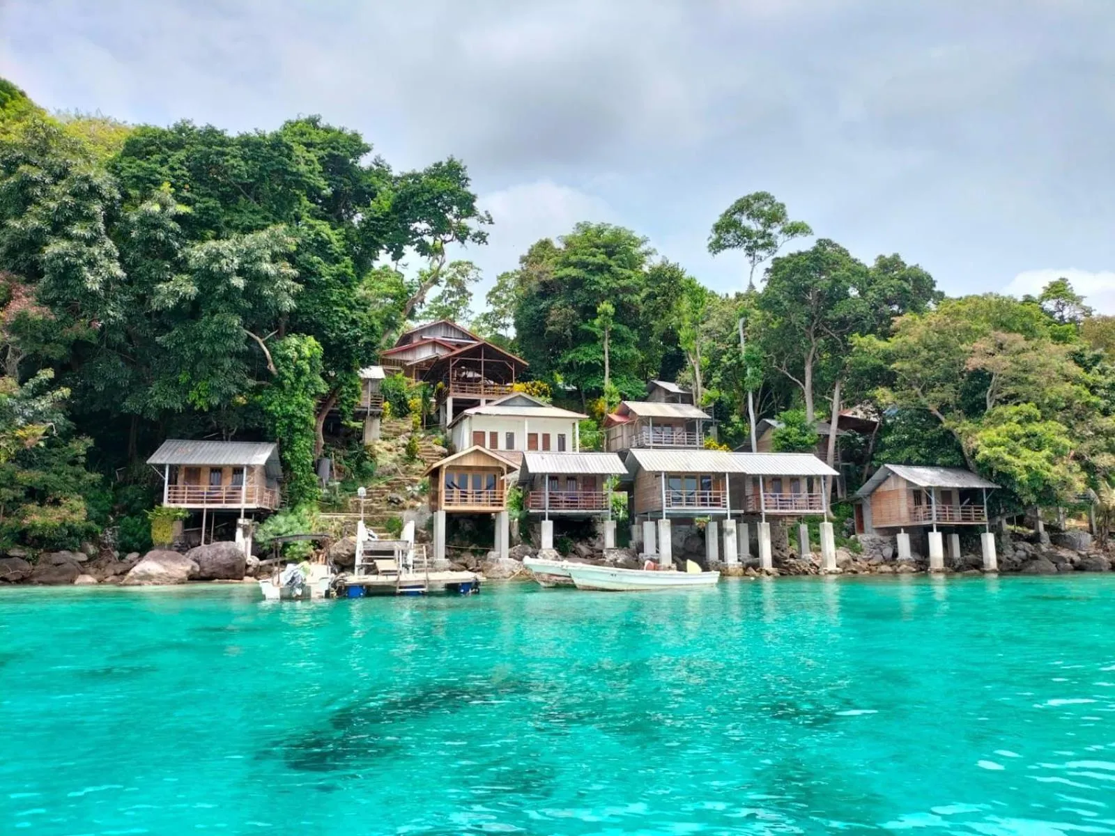 Olala Bungalows and Restaurant