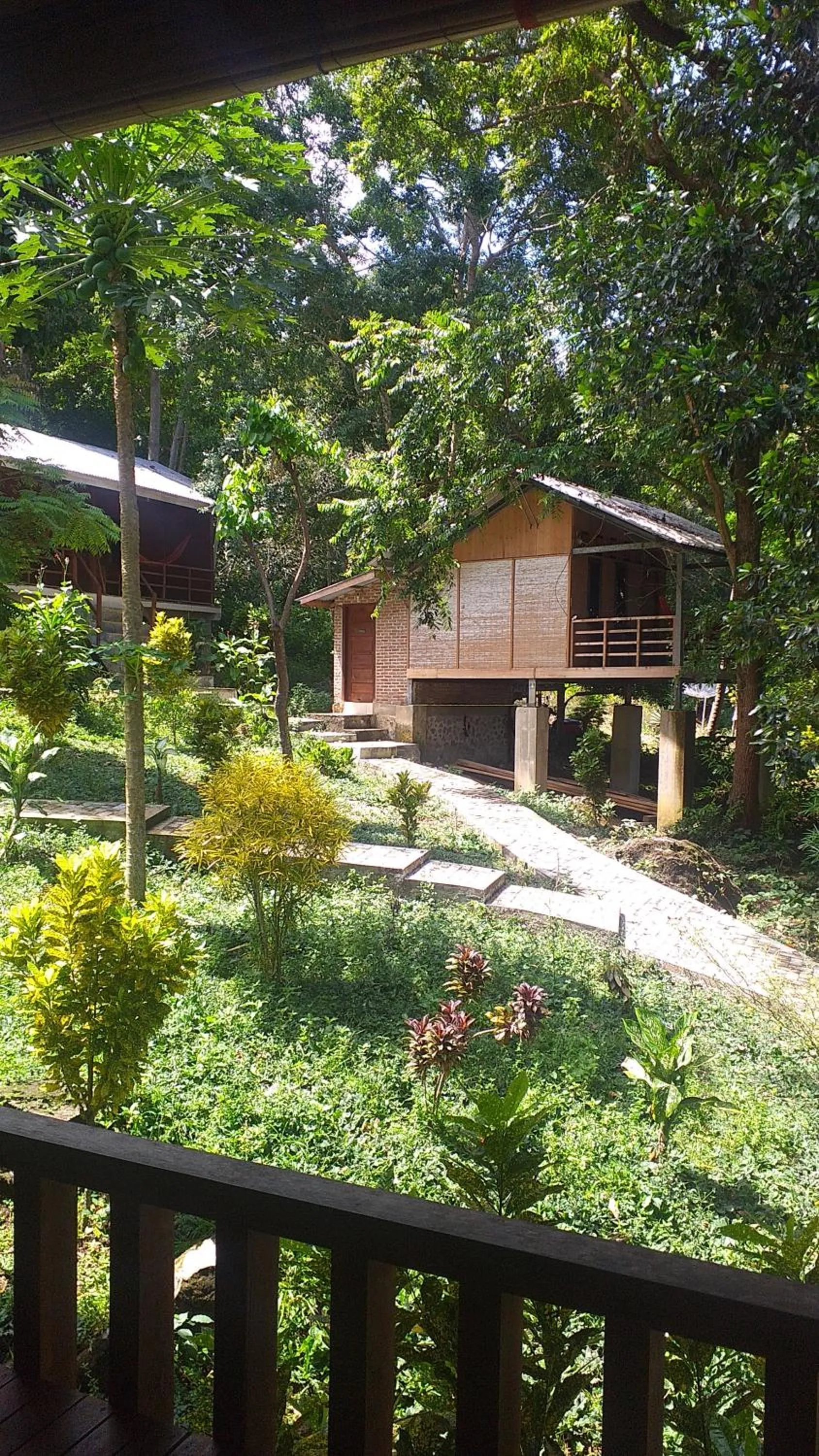 Olala Bungalows and Restaurant