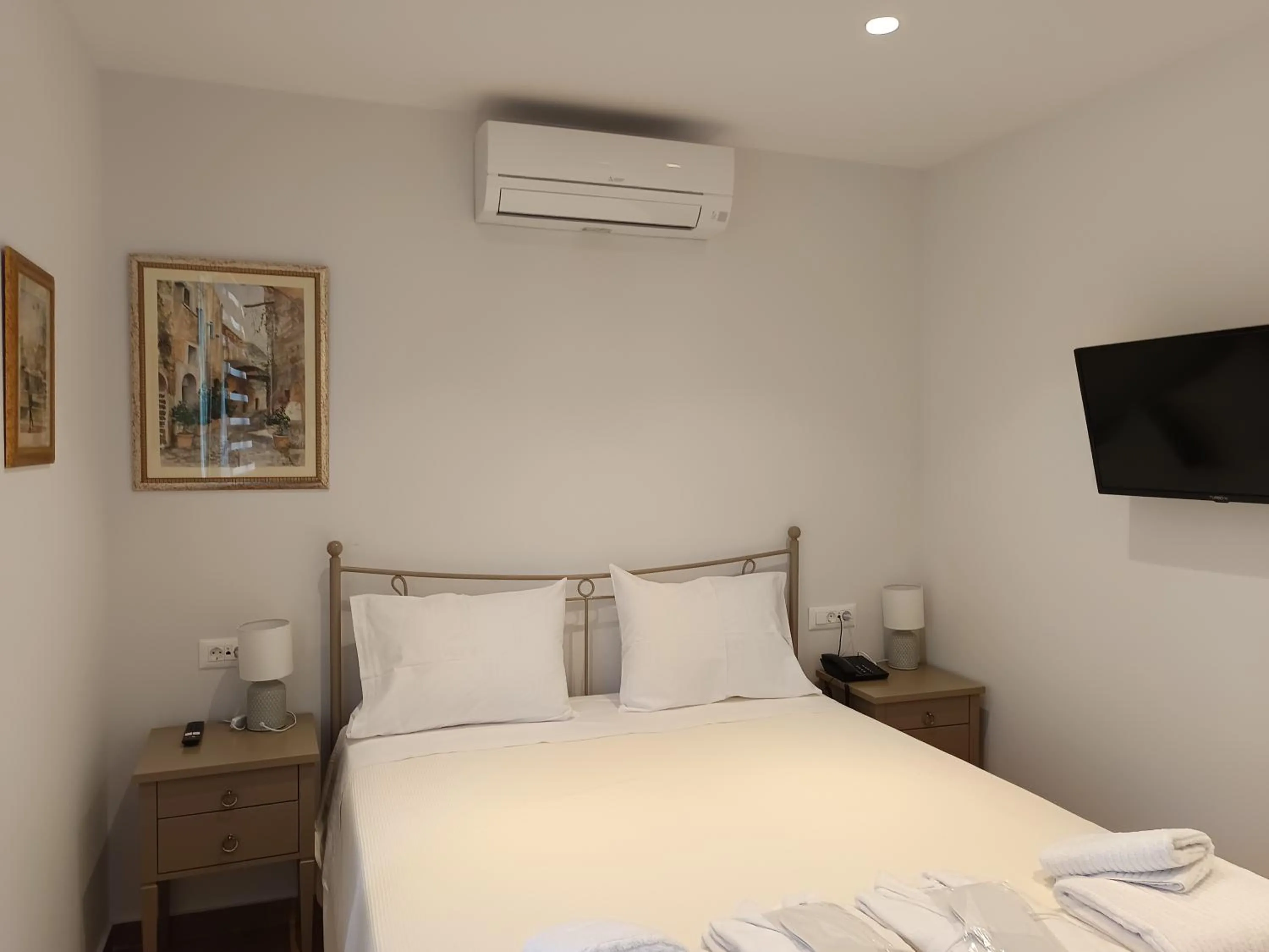 Bed in Lythri Studios