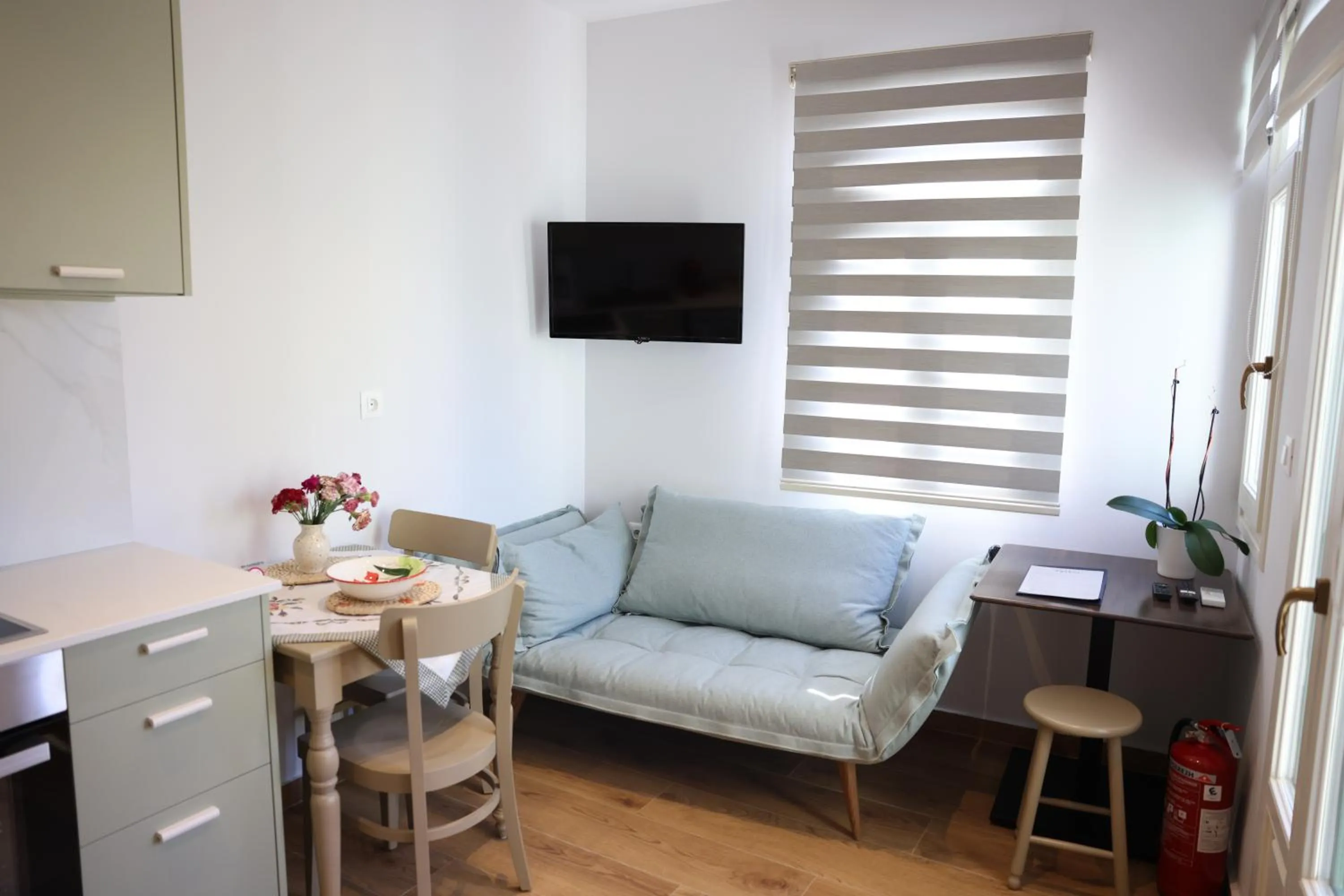 Seating area in Lythri Studios