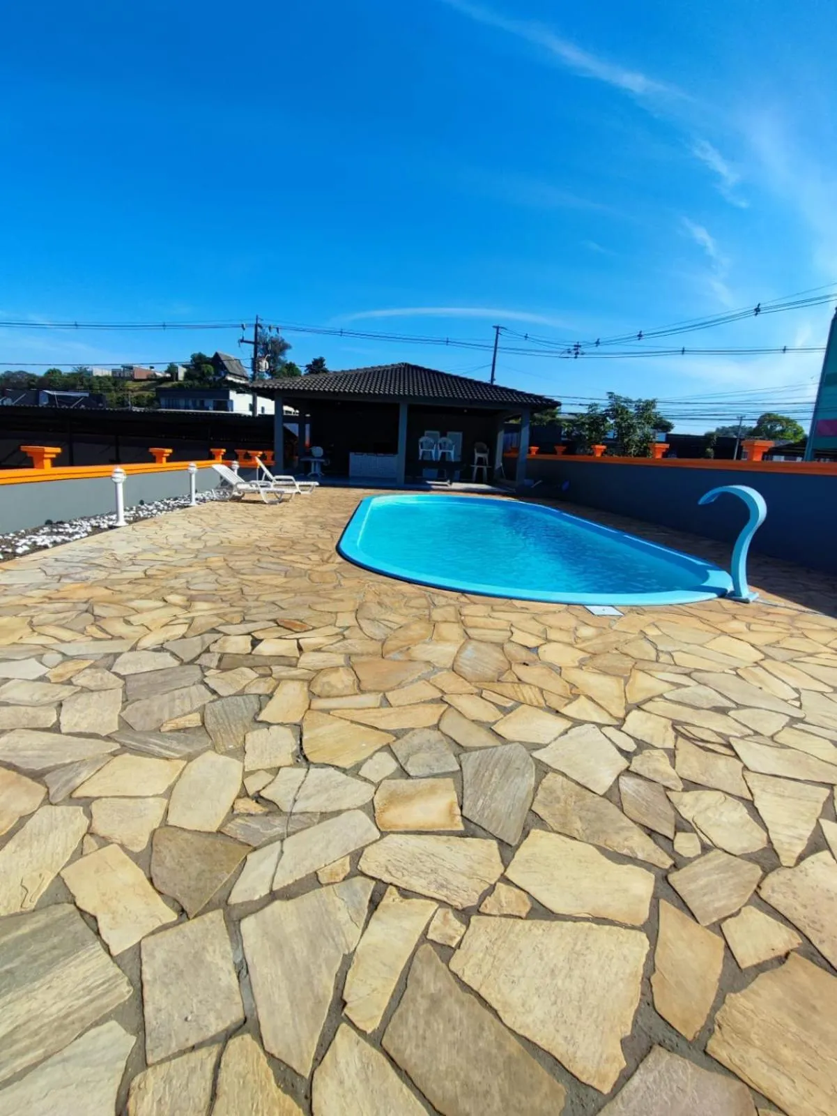 Swimming pool in PORTAL PARQUE HOTEL