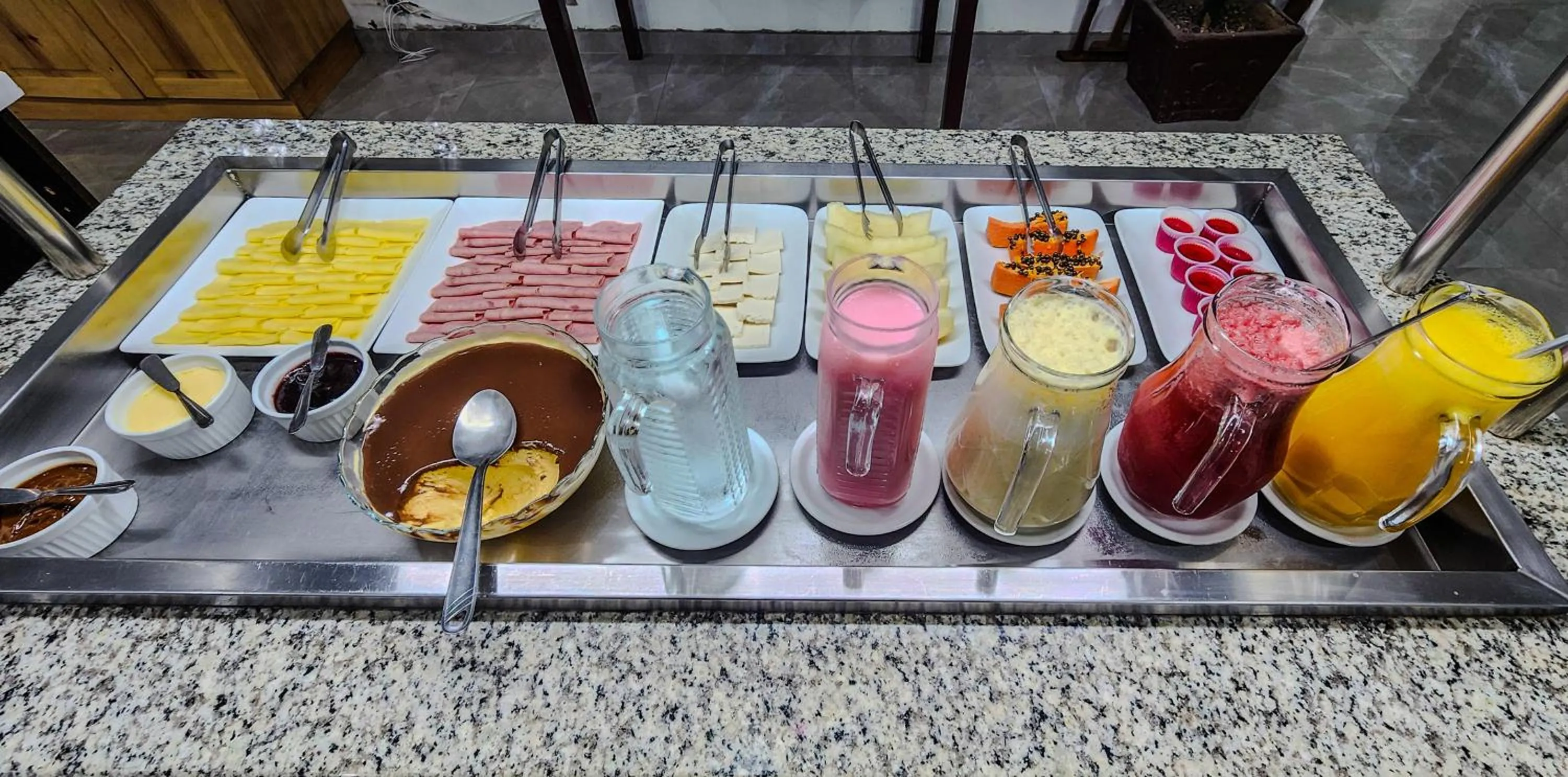 Breakfast in PORTAL PARQUE HOTEL