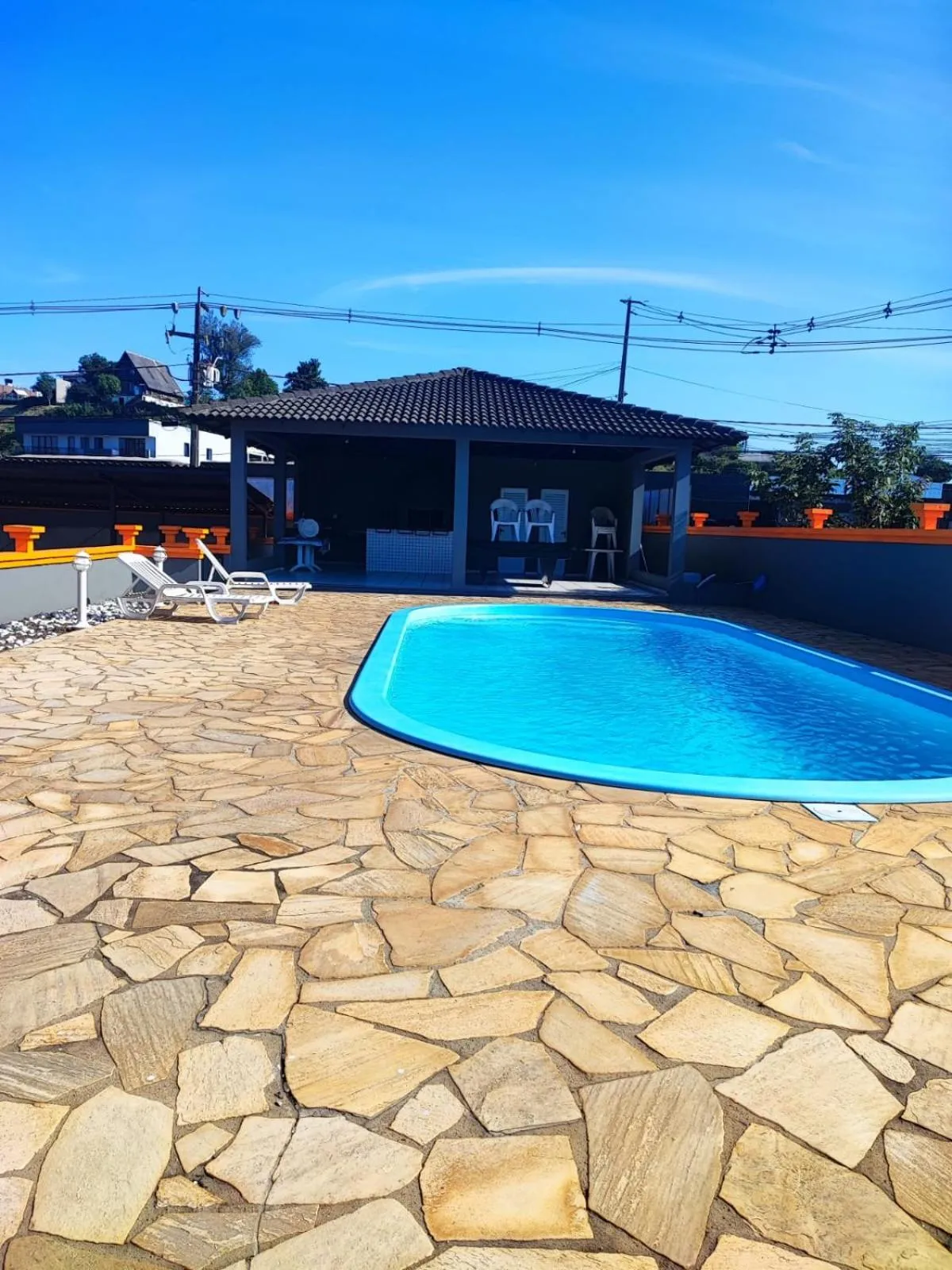 Swimming pool in PORTAL PARQUE HOTEL