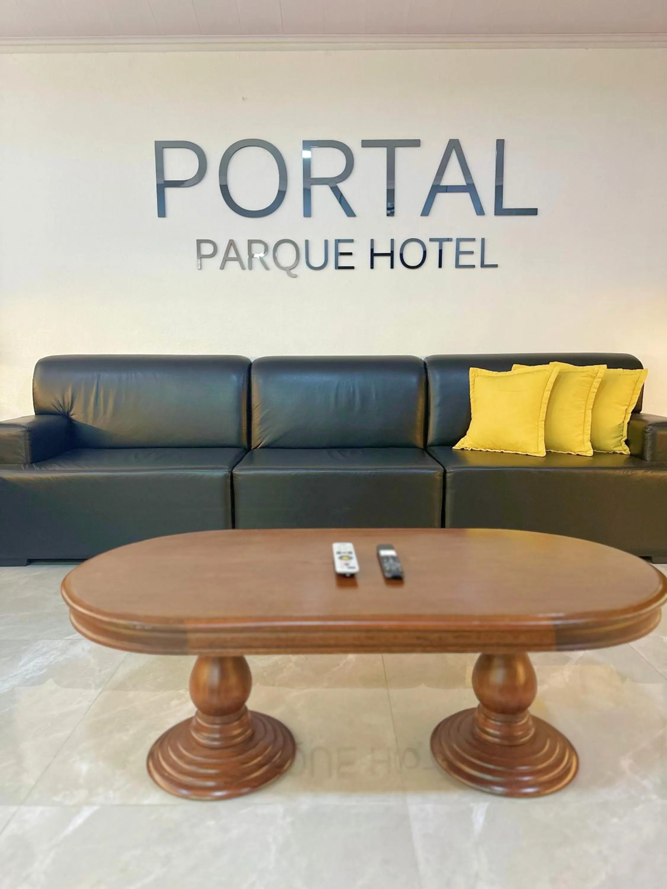 Living room in PORTAL PARQUE HOTEL