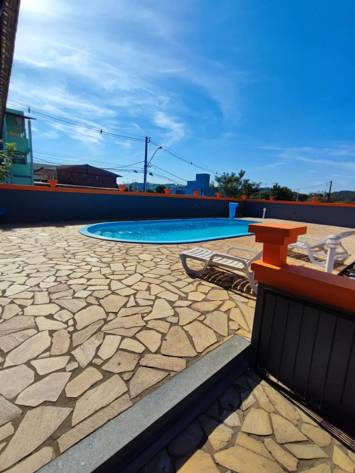 Swimming pool in PORTAL PARQUE HOTEL
