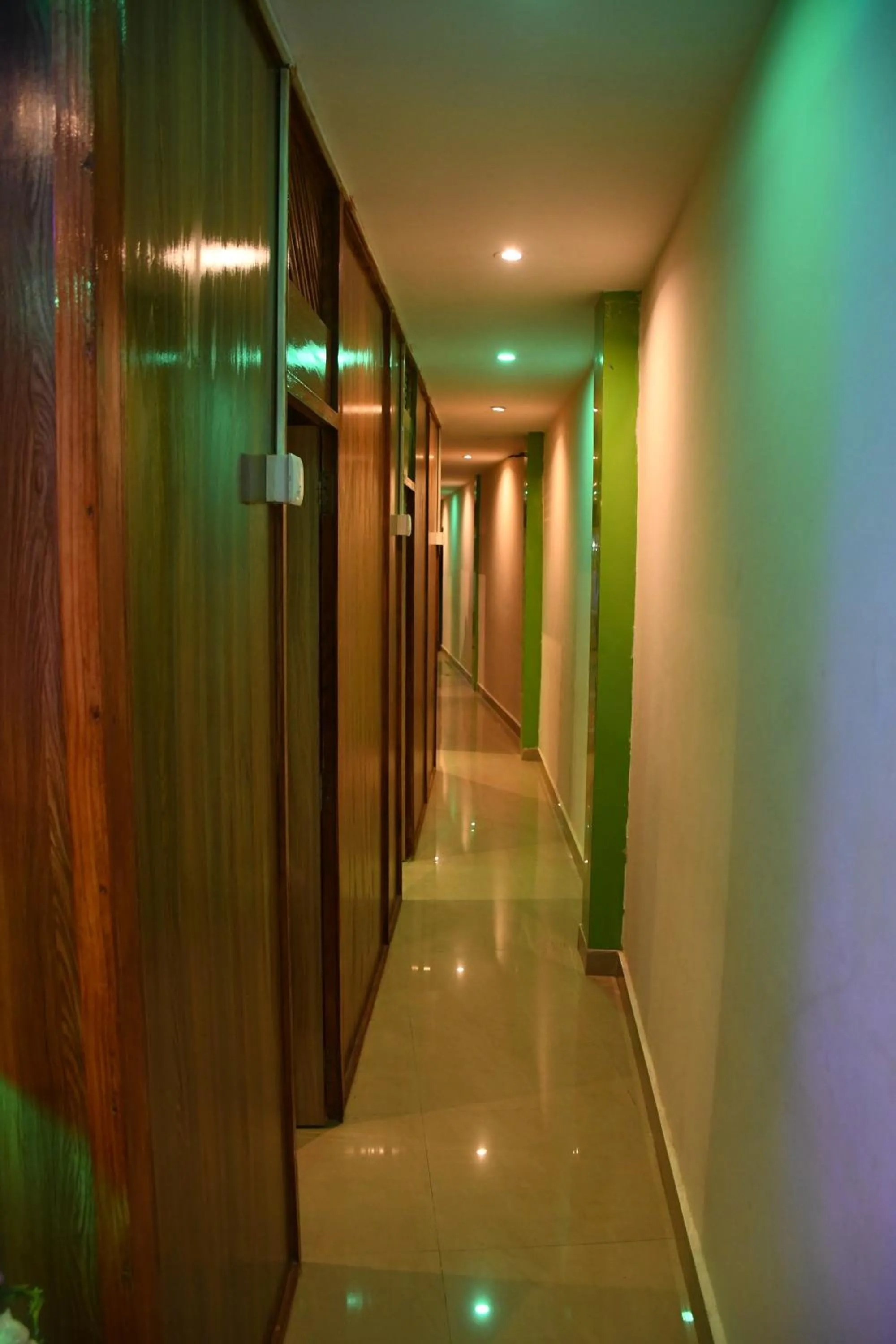 Lobby or reception in Airport Cabin Stay Mumbai Near T2