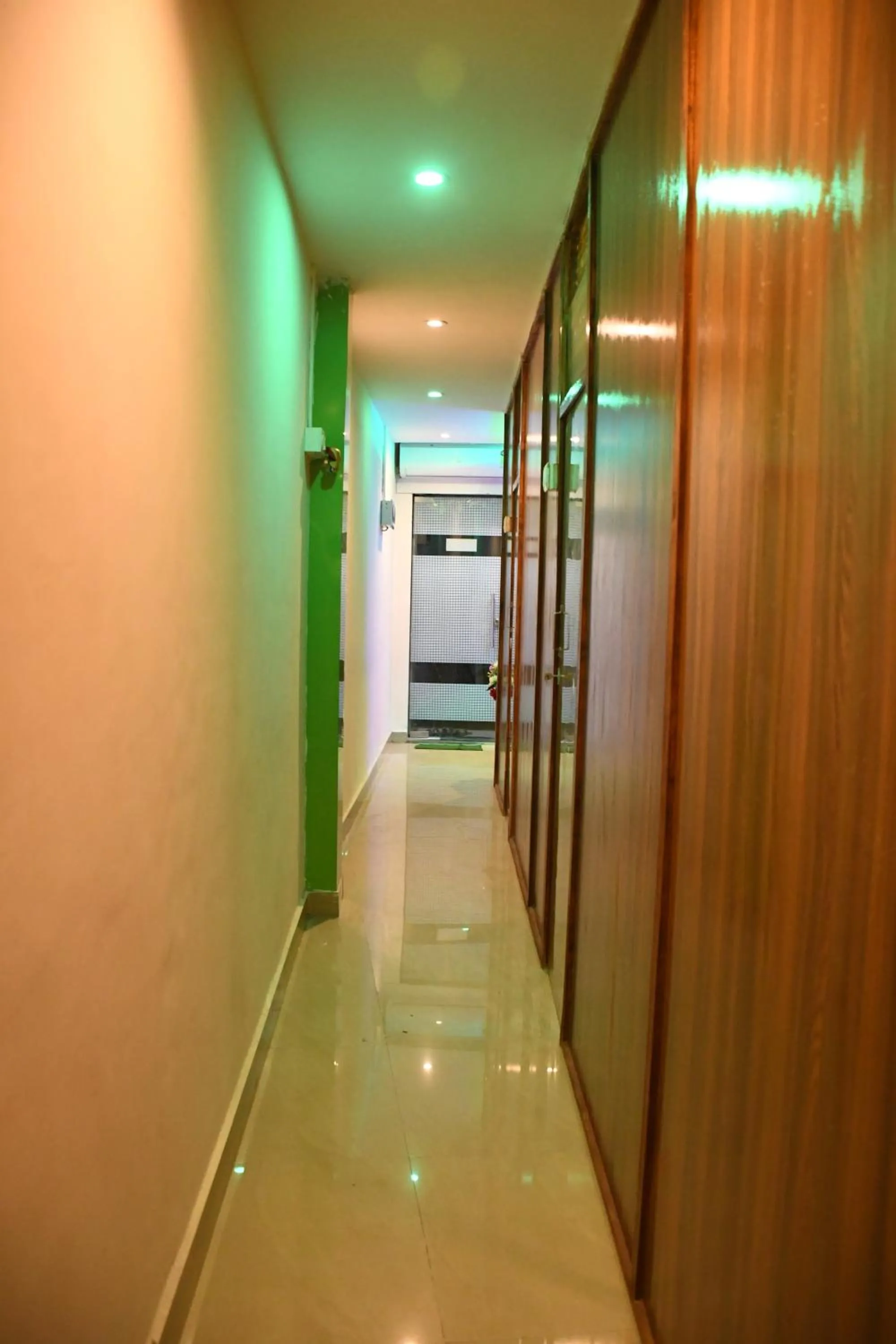 Lobby or reception in Airport Cabin Stay Mumbai Near T2