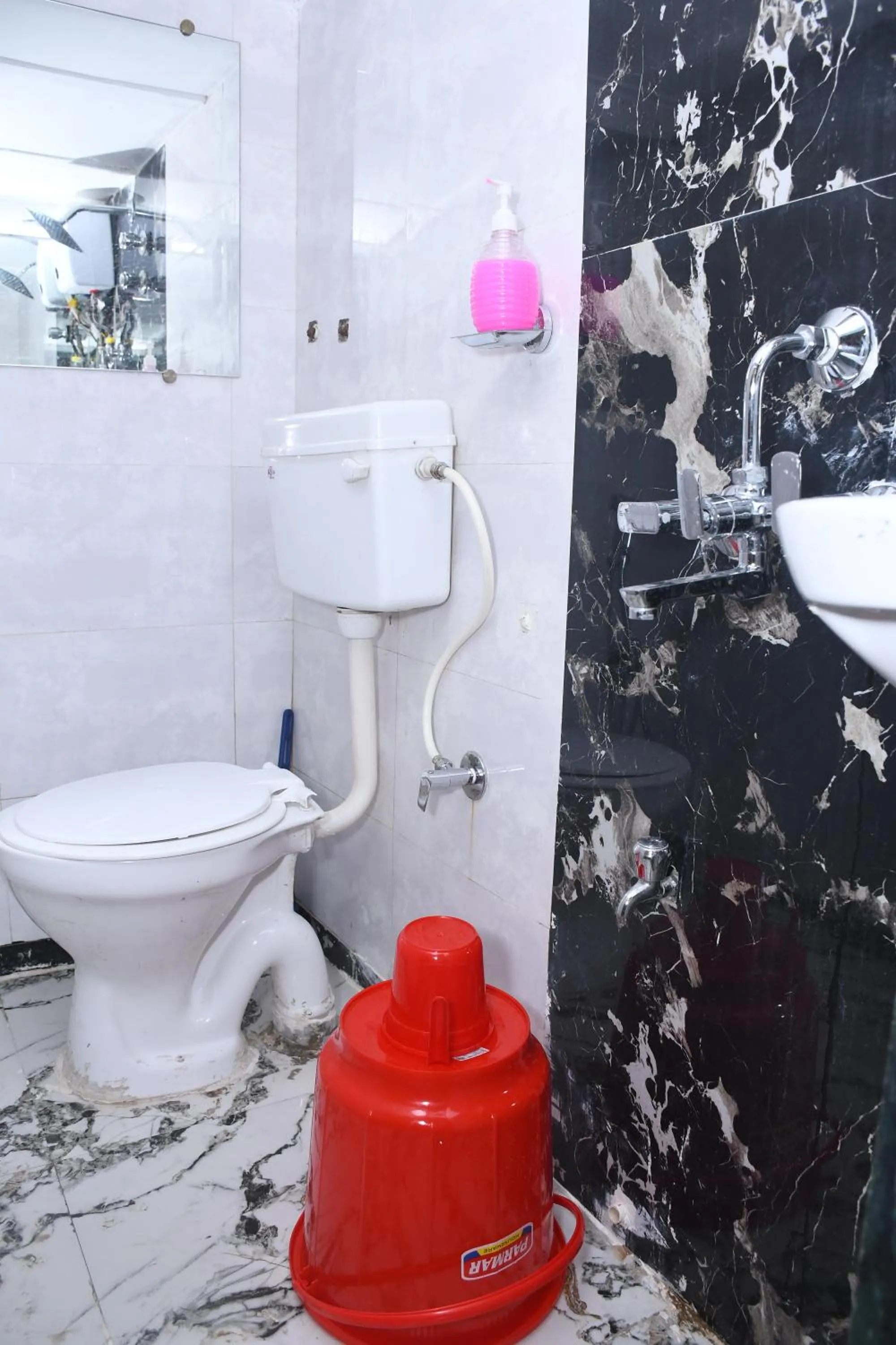 Shower in Airport Cabin Stay Mumbai Near T2