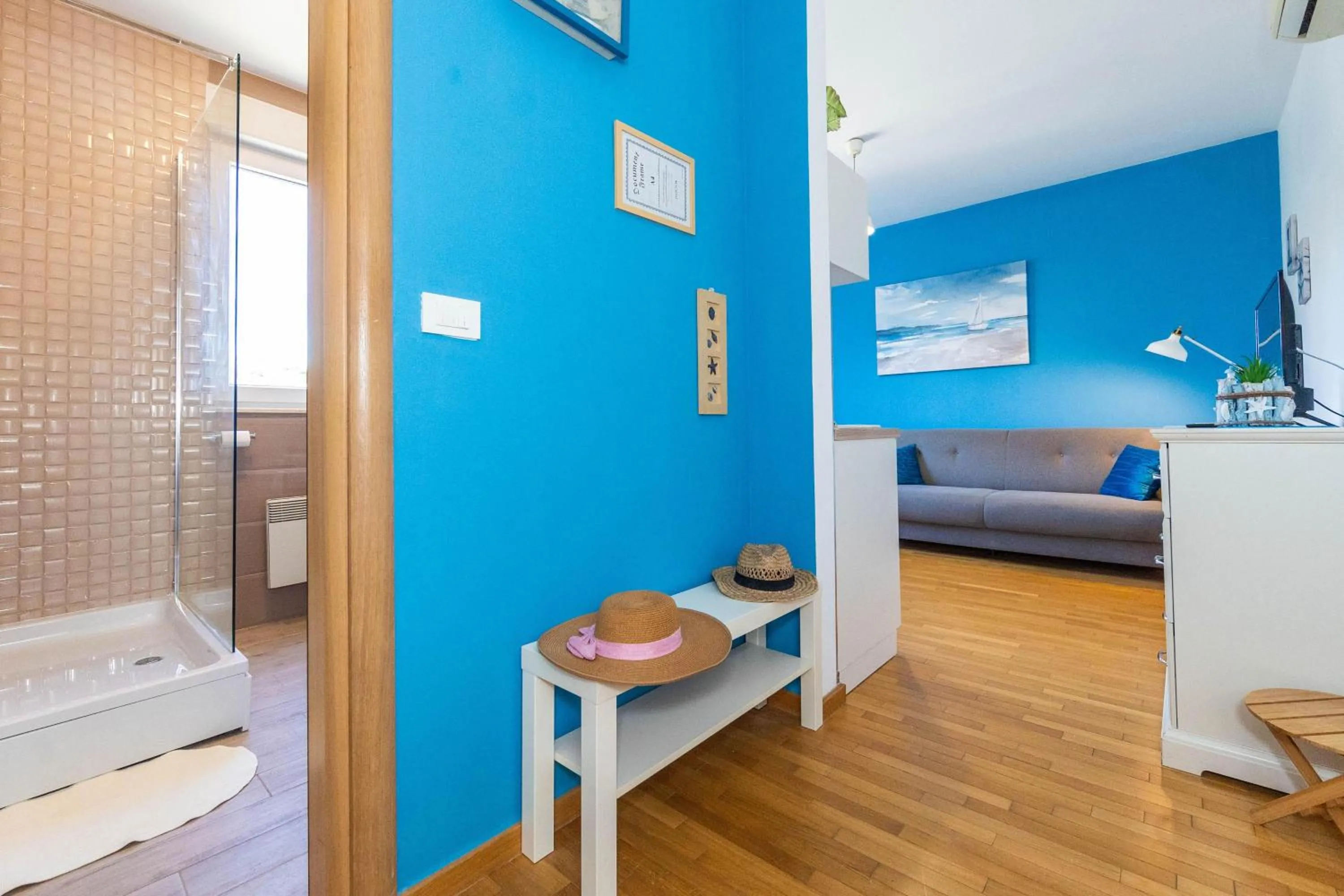 APARTMENT EASY