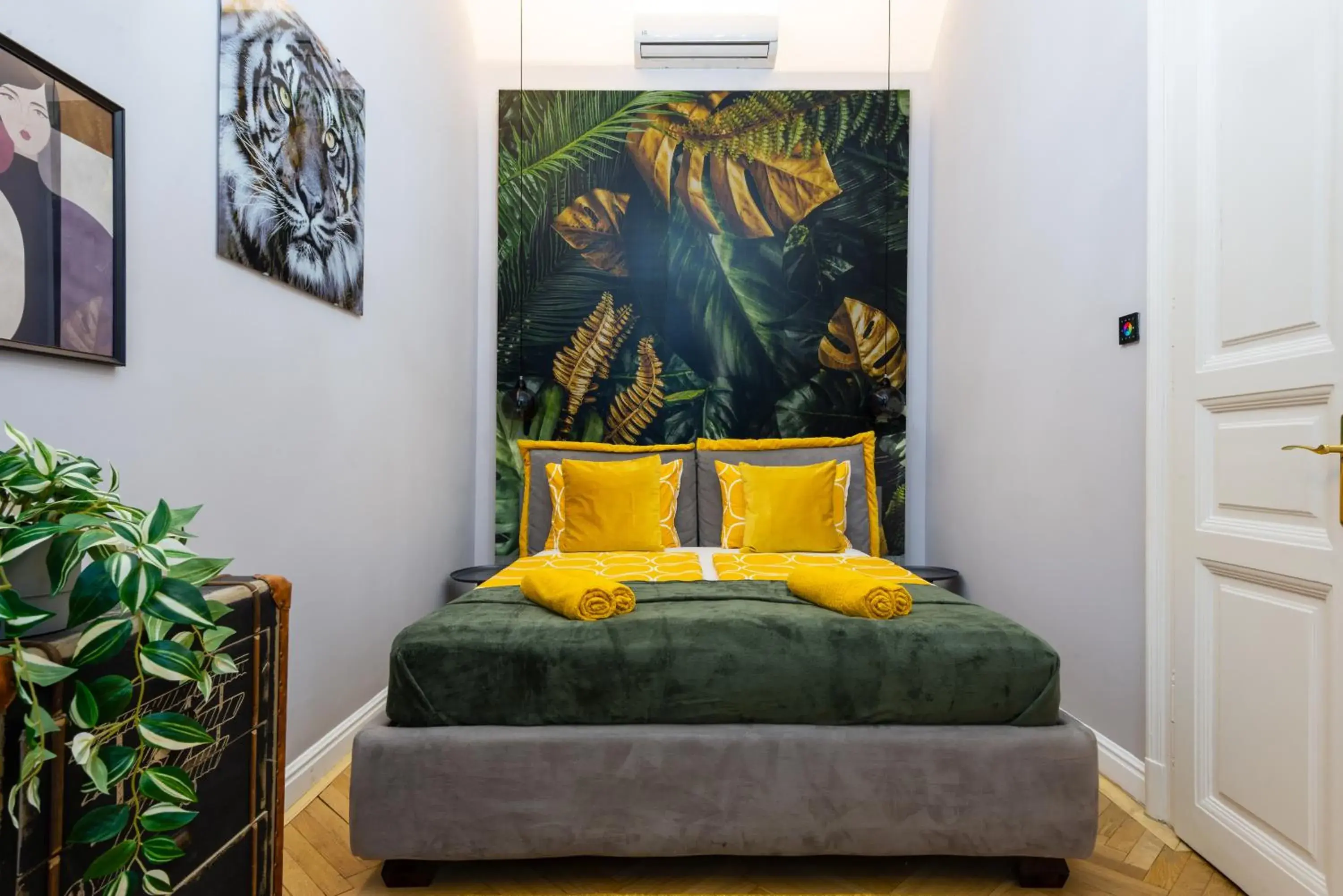 Deluxe Apartment in Budapest Holidays Courtyard Deluxe Apartment in Budapest Holidays Courtyard