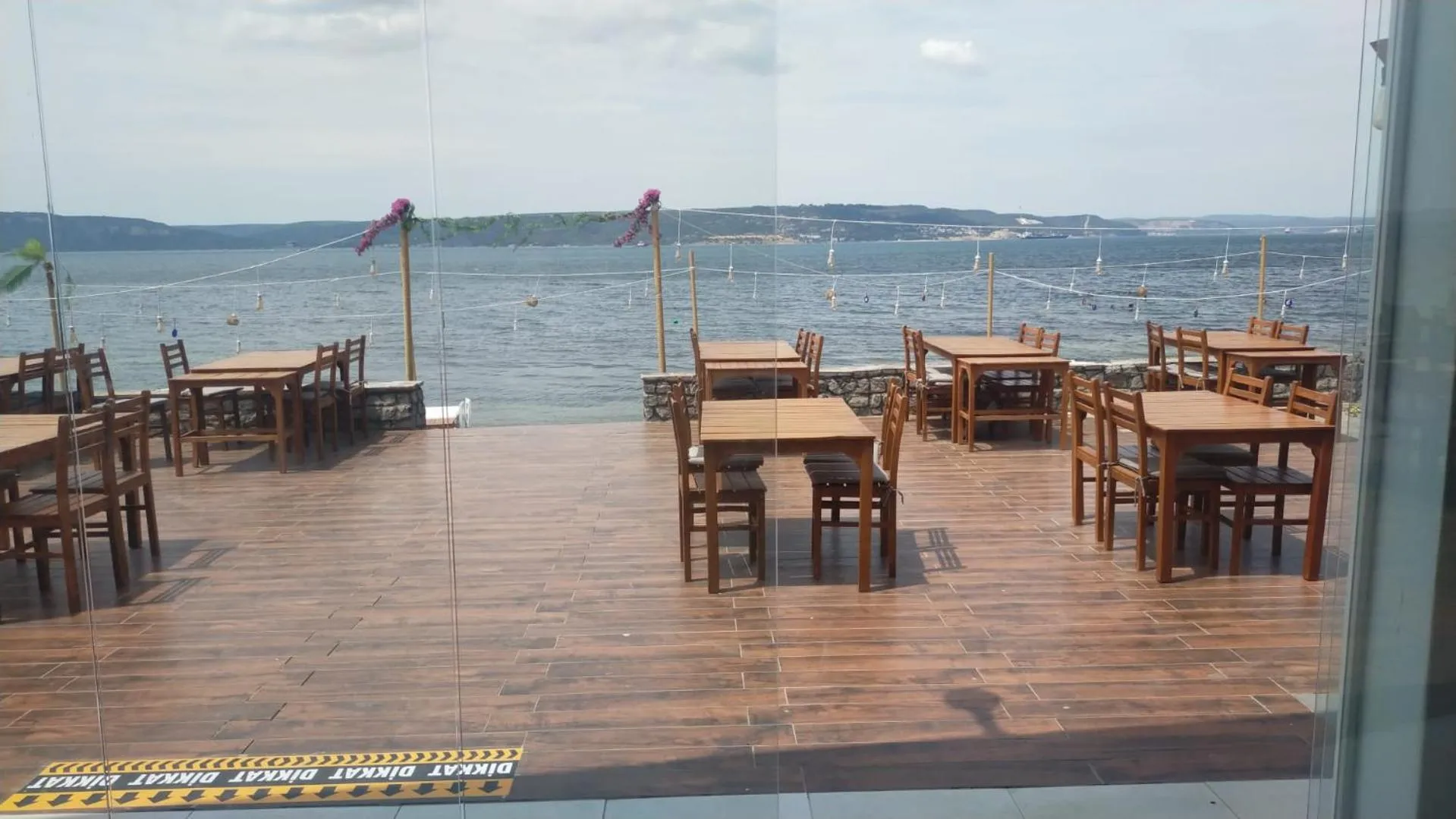 Restaurant/places to eat in Hotel Le Marin