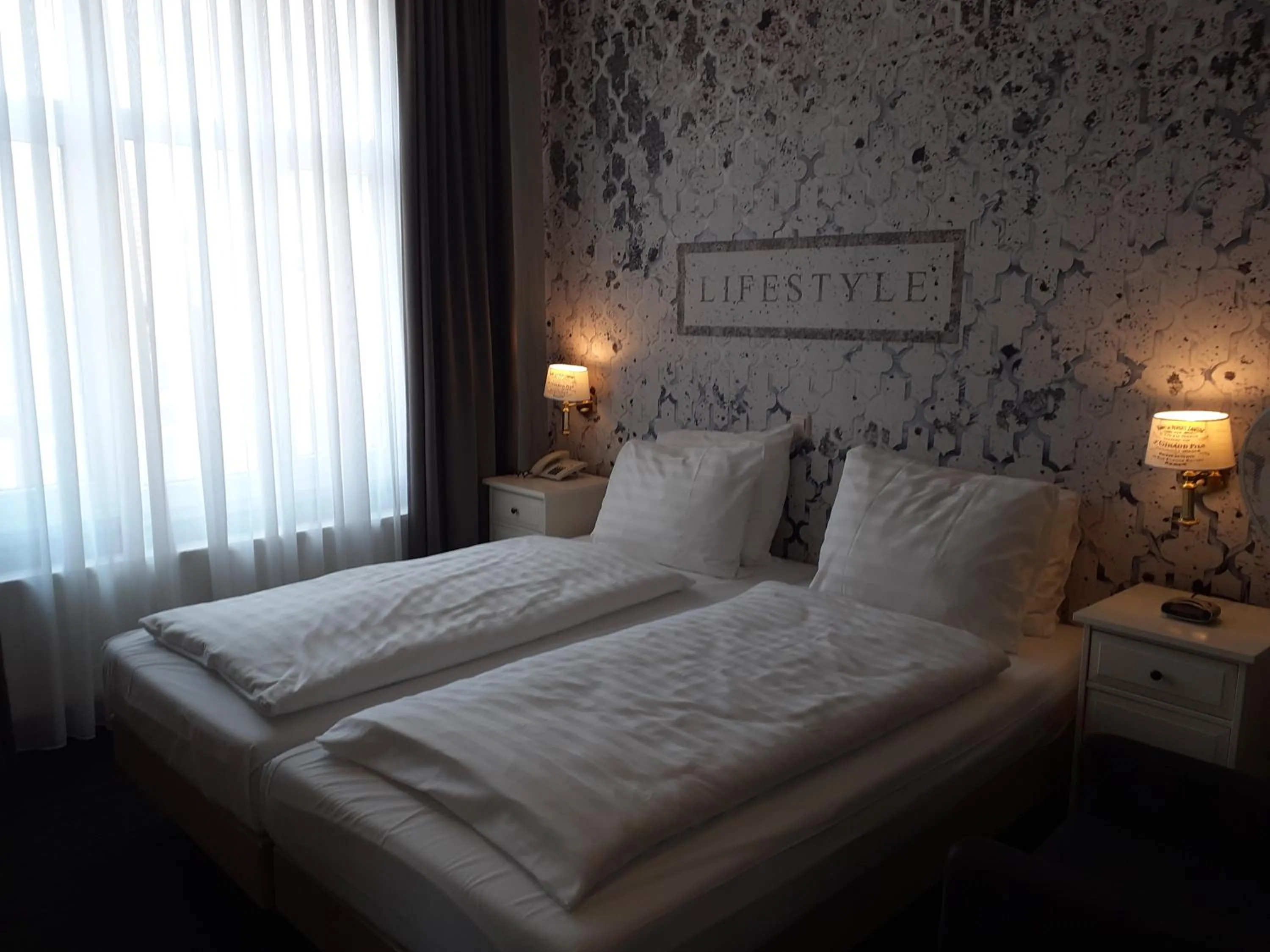 Photo of the whole room, Bed in Grand Hotel Monopole