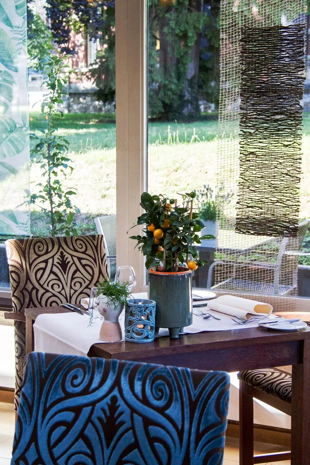 Restaurant/places to eat in Grand Hotel Monopole