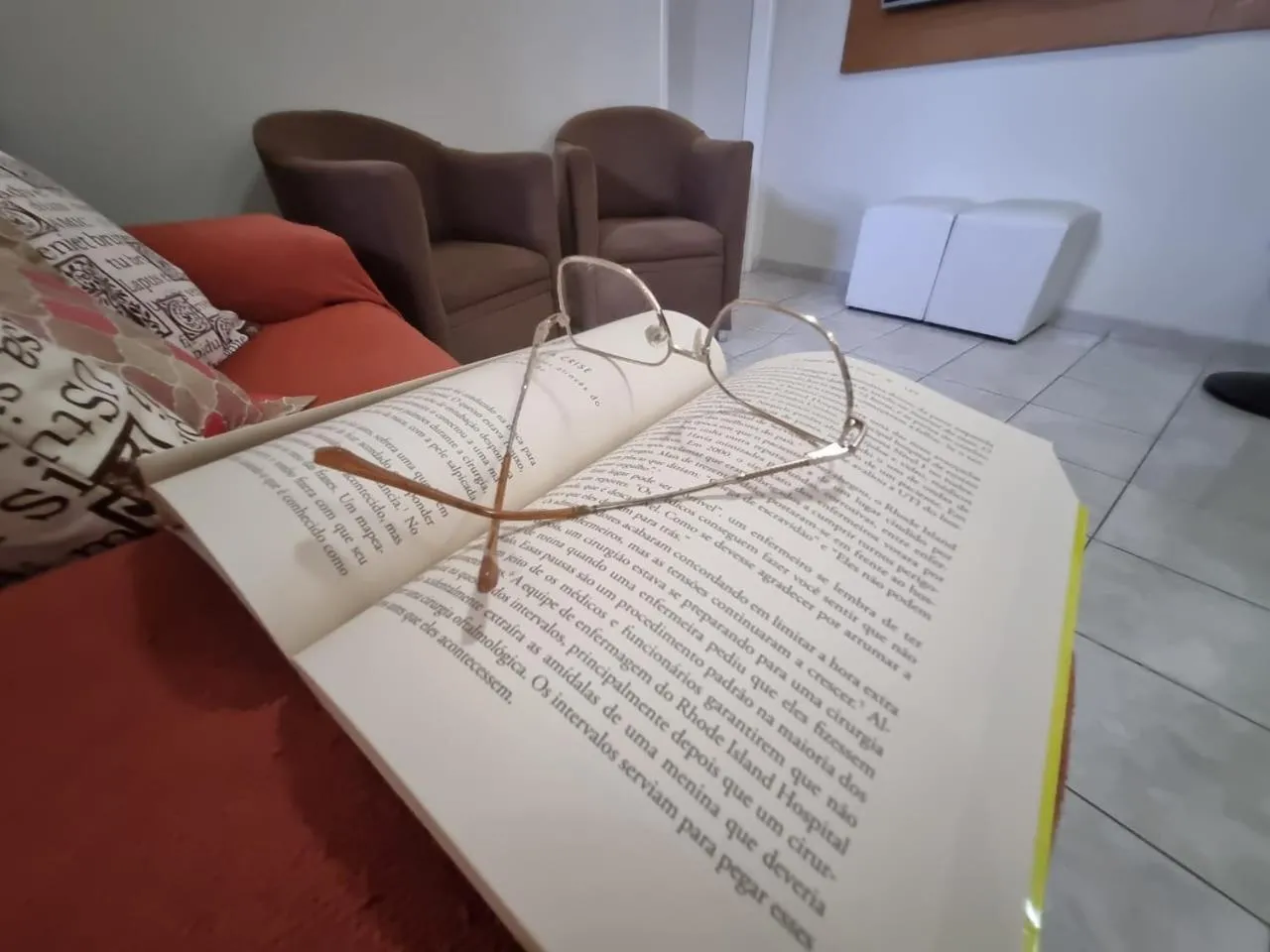 Library in Espaço do acalanto- Quarto em apartamento compartilhado