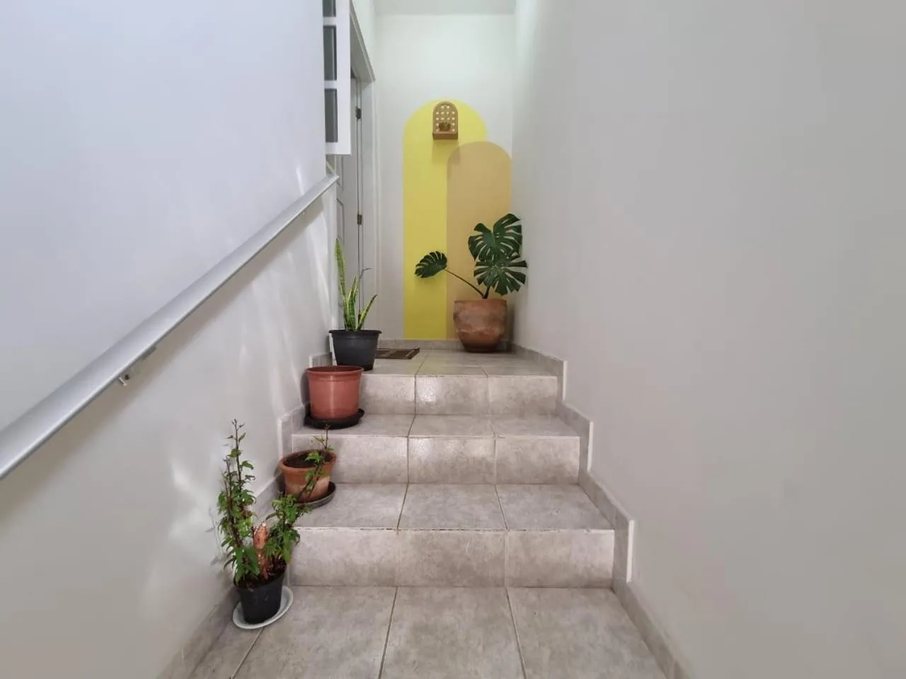 Property building in Espaço do acalanto- Quarto em apartamento compartilhado