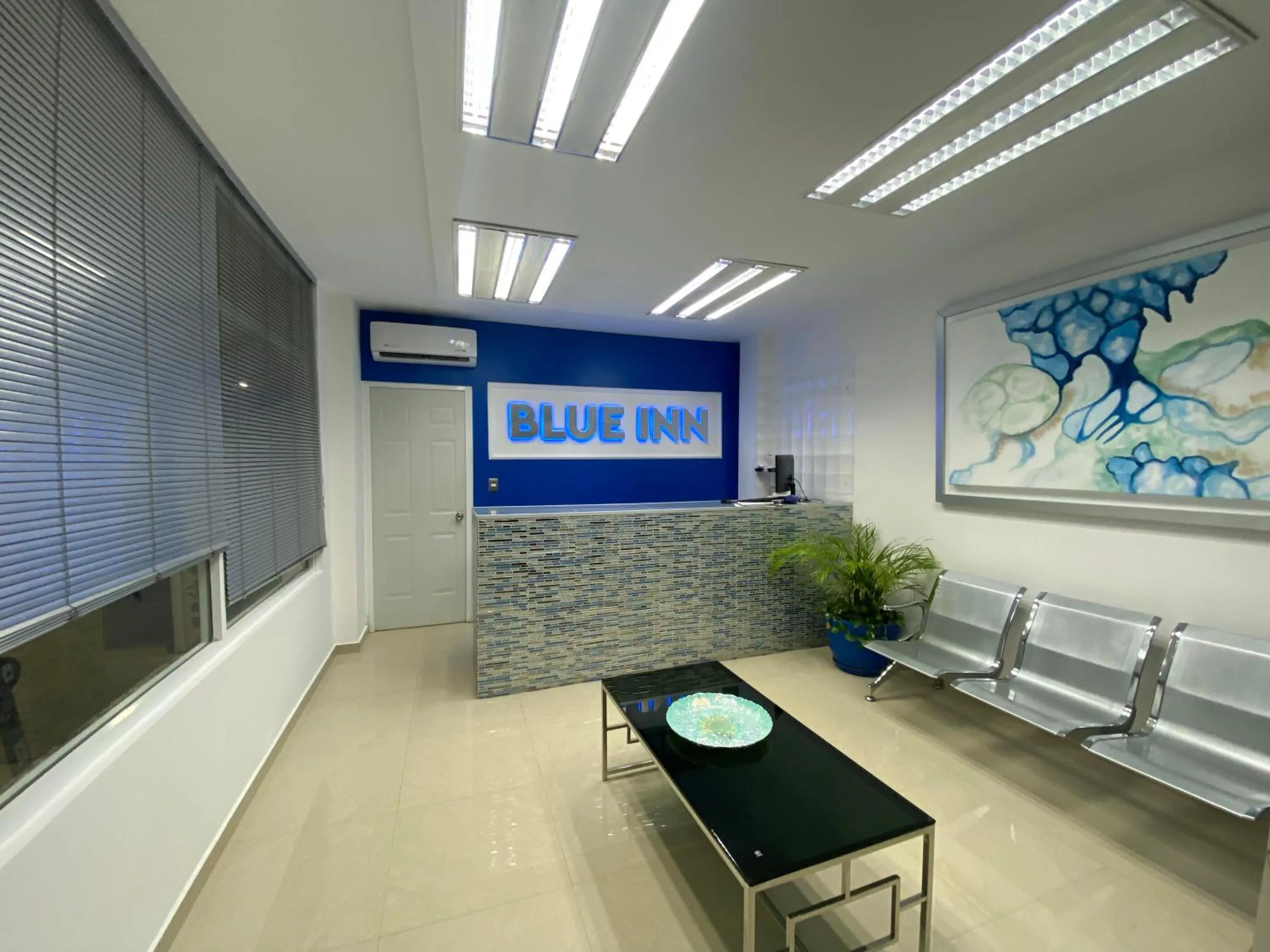 Blue Inn Hotel & Suites