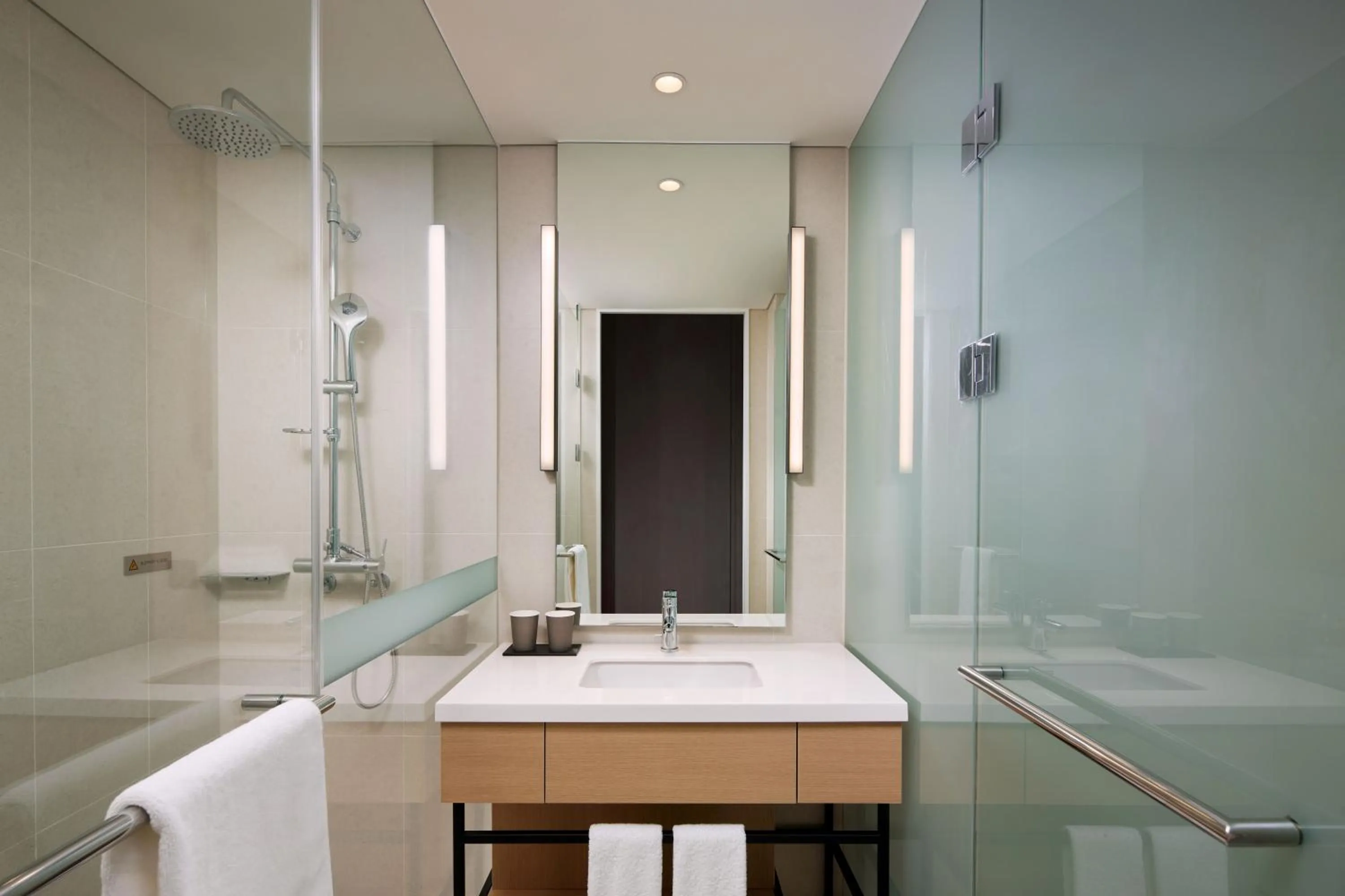 Toilet in Shilla Stay Plus Iho Tewoo Ocean Front