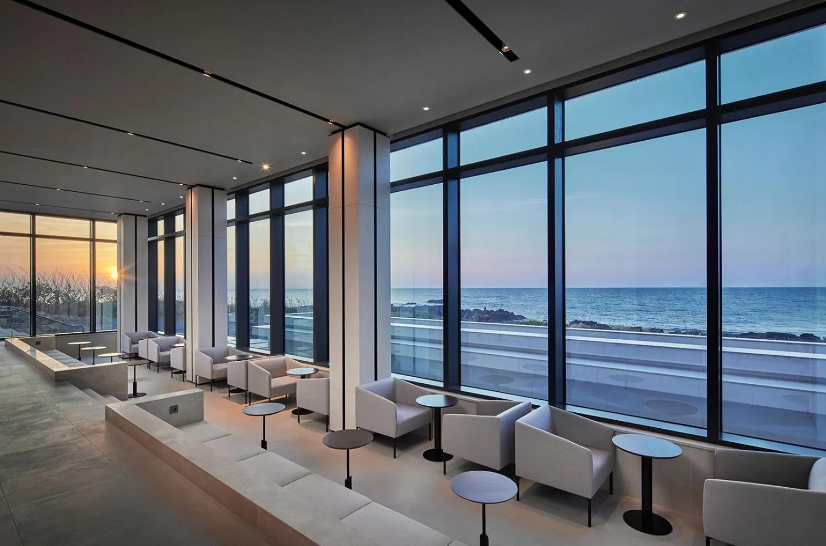 Seating area in Shilla Stay Plus Iho Tewoo Ocean Front