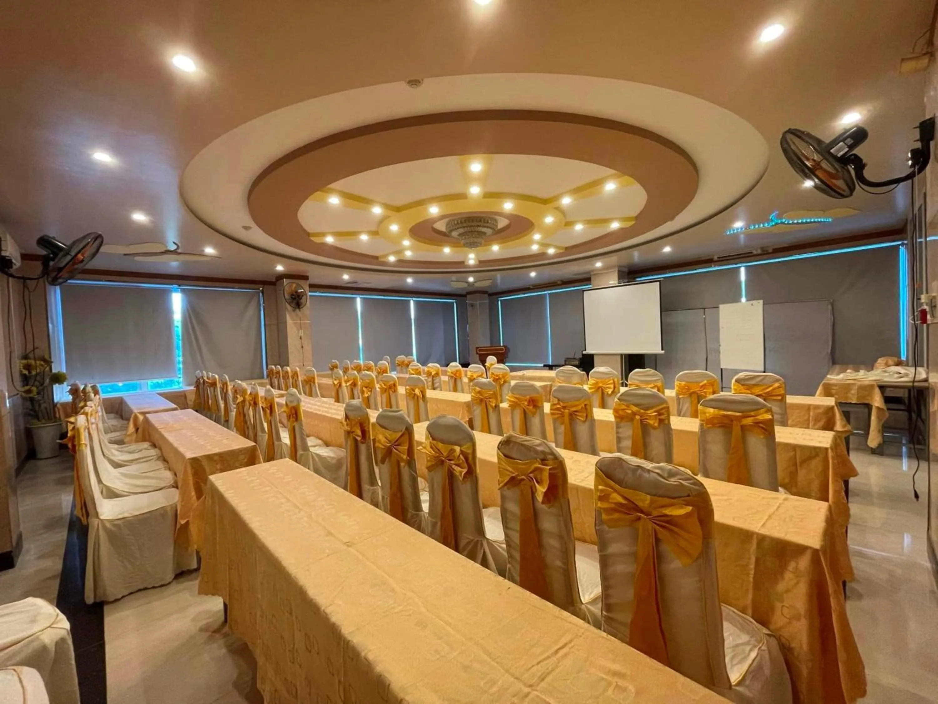 Restaurant/places to eat in Hồng Nhung Hotel Kiên Giang