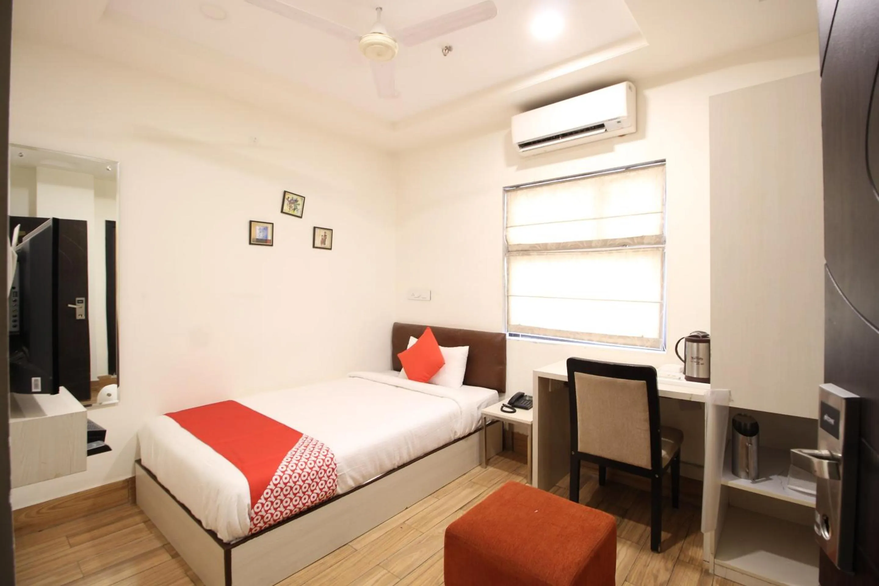 Bathroom, Bed in Collection O Vijay Palace