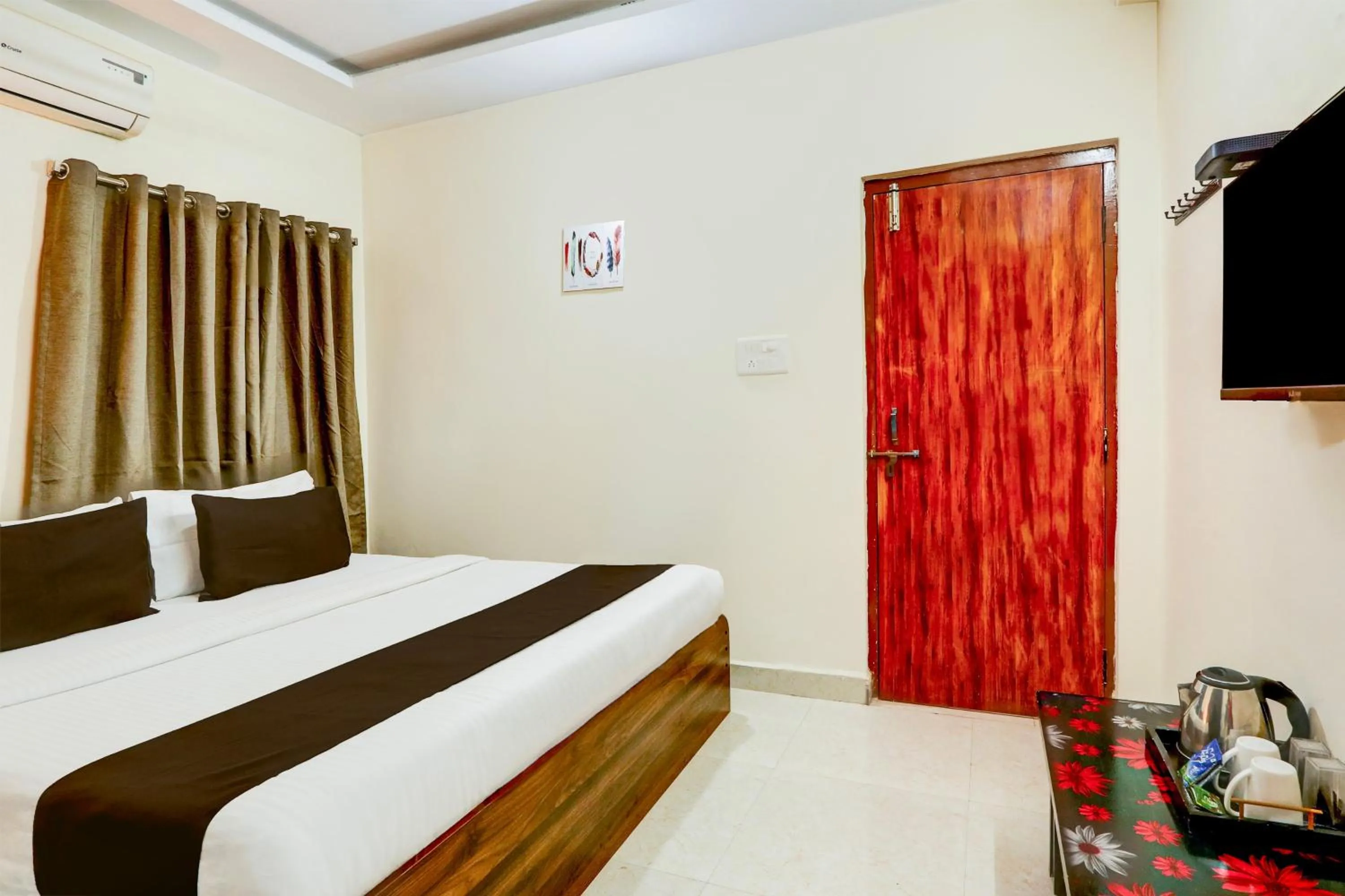 Bedroom, Bed in Hotel O Vyb Hotels