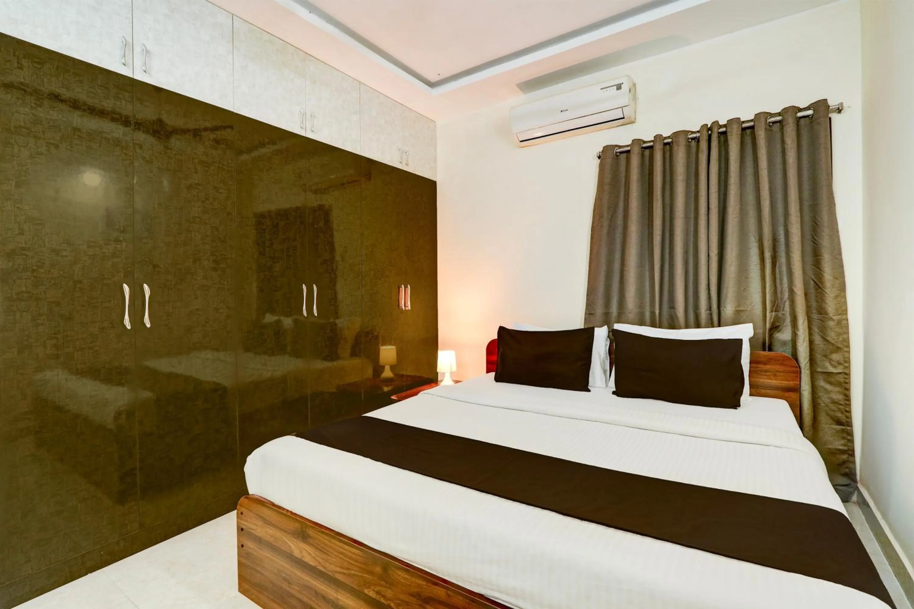 Bedroom, Bed in Hotel O Vyb Hotels