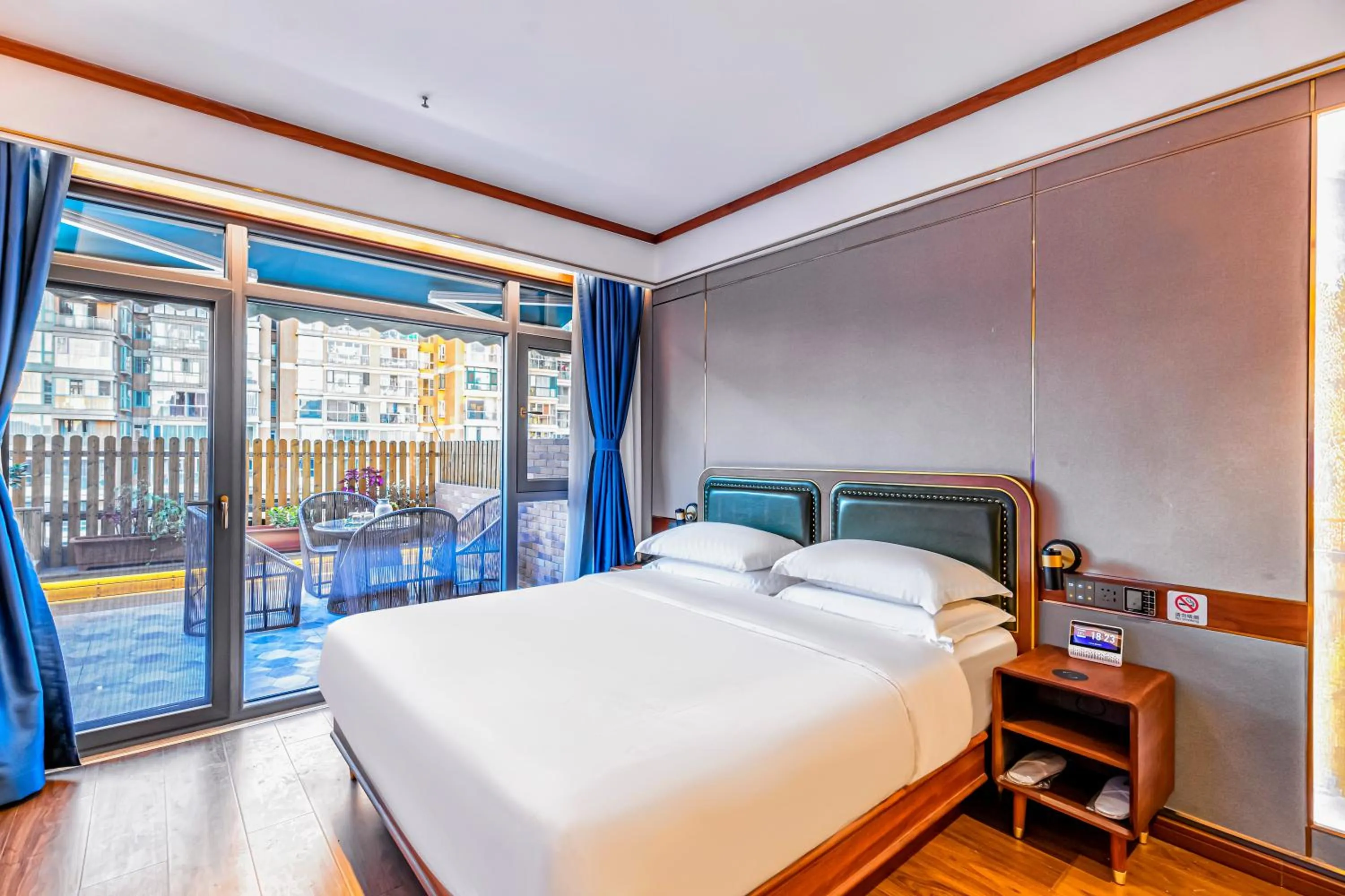 Bed in Nostalgia S Hotel Kunming Old Street