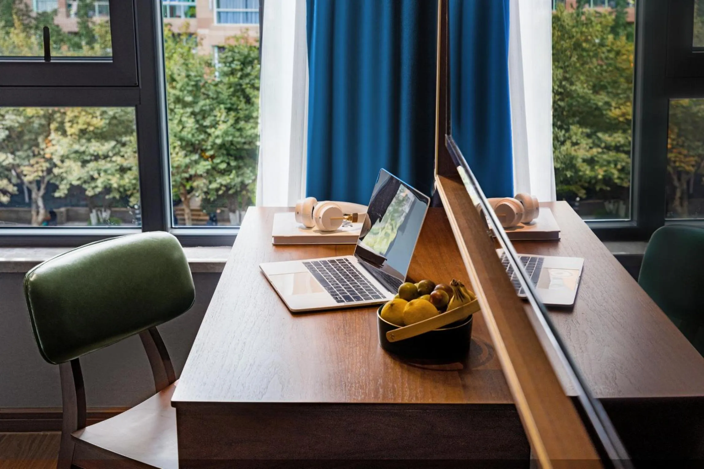 TV and multimedia in Nostalgia S Hotel Kunming Old Street