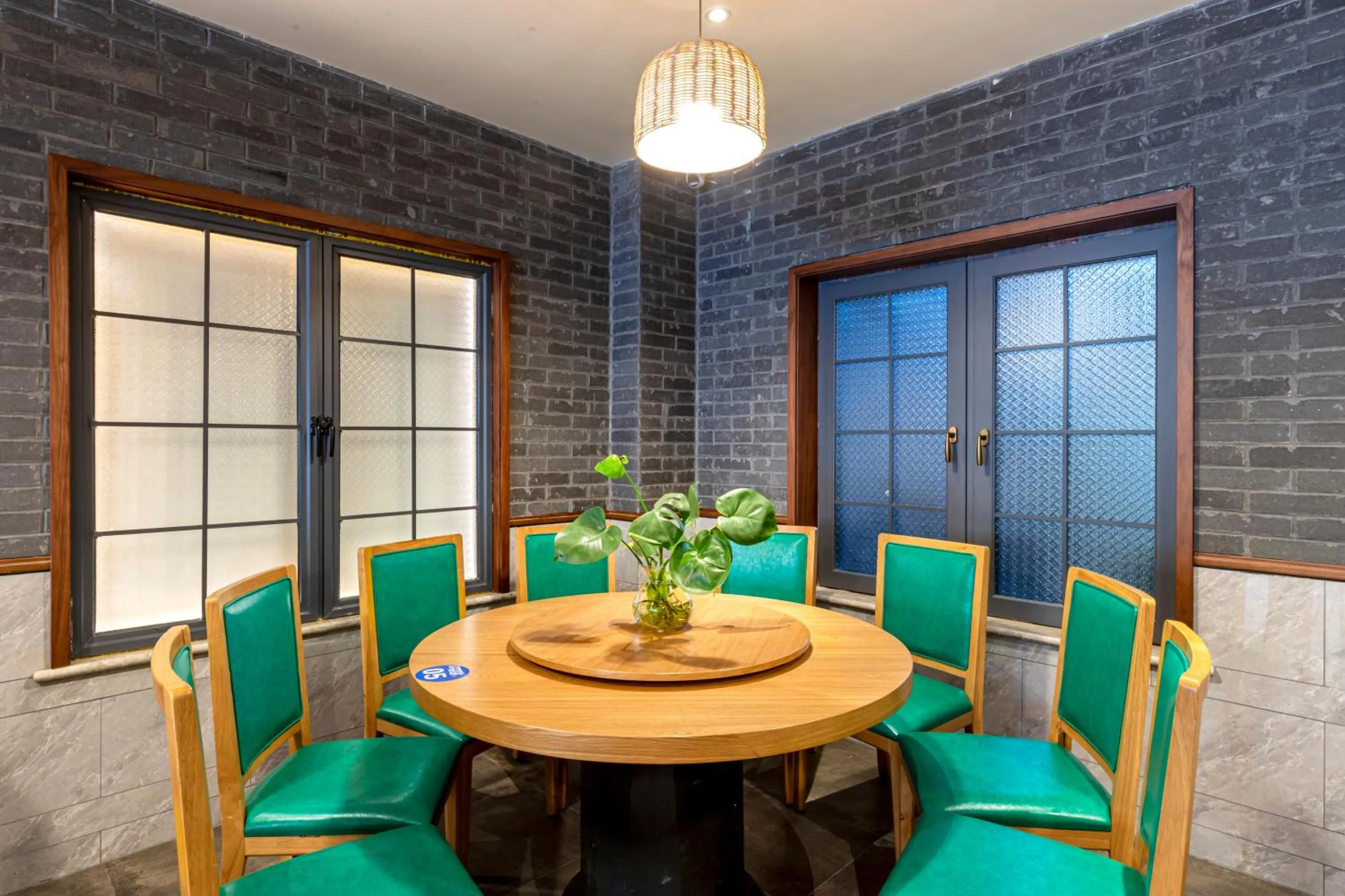 Dining area in Nostalgia S Hotel Kunming Old Street