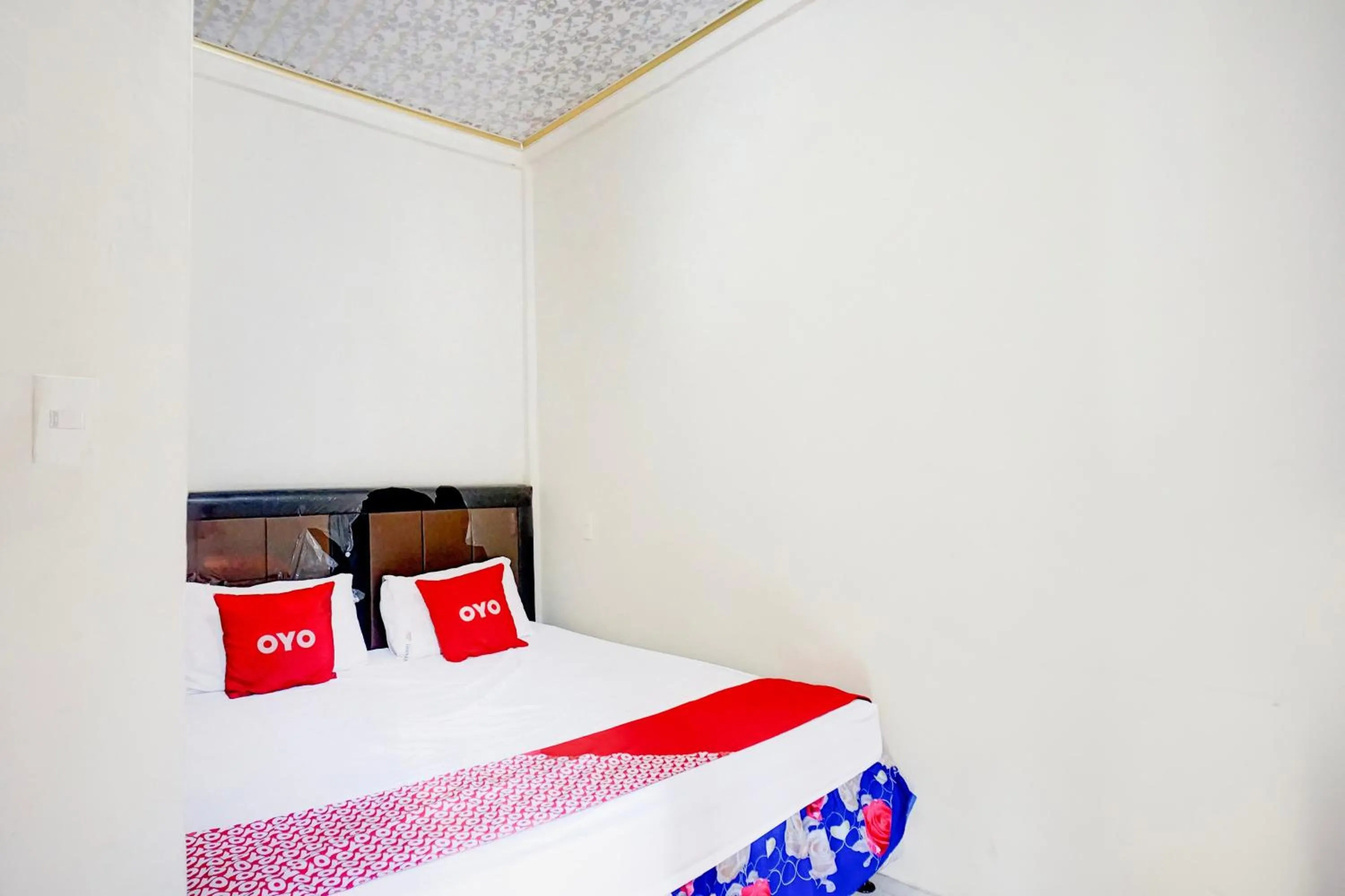 Bedroom, Bed in Hotel O Sejolie Sibayak