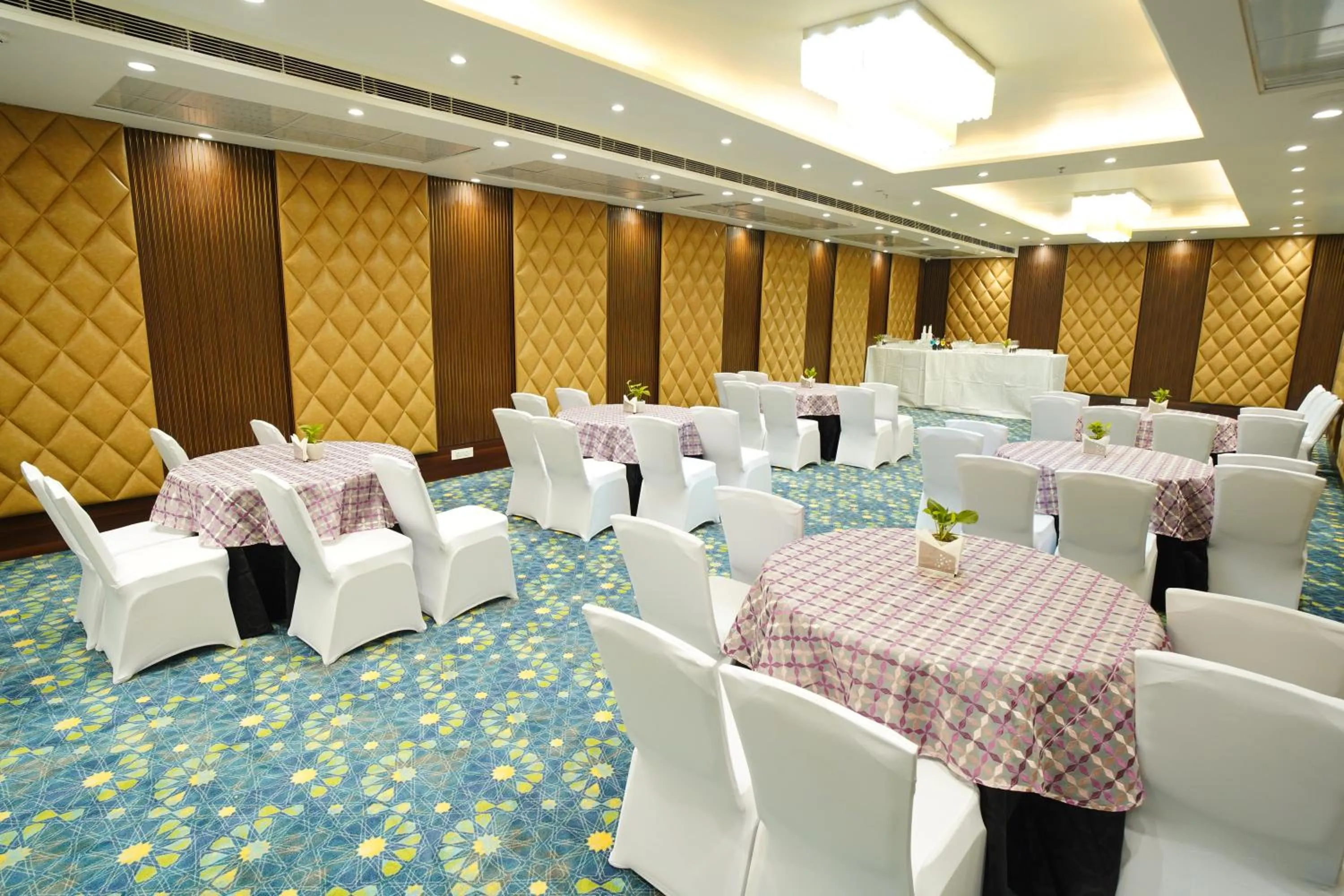 Banquet/Function facilities in IRA By Orchid Noida