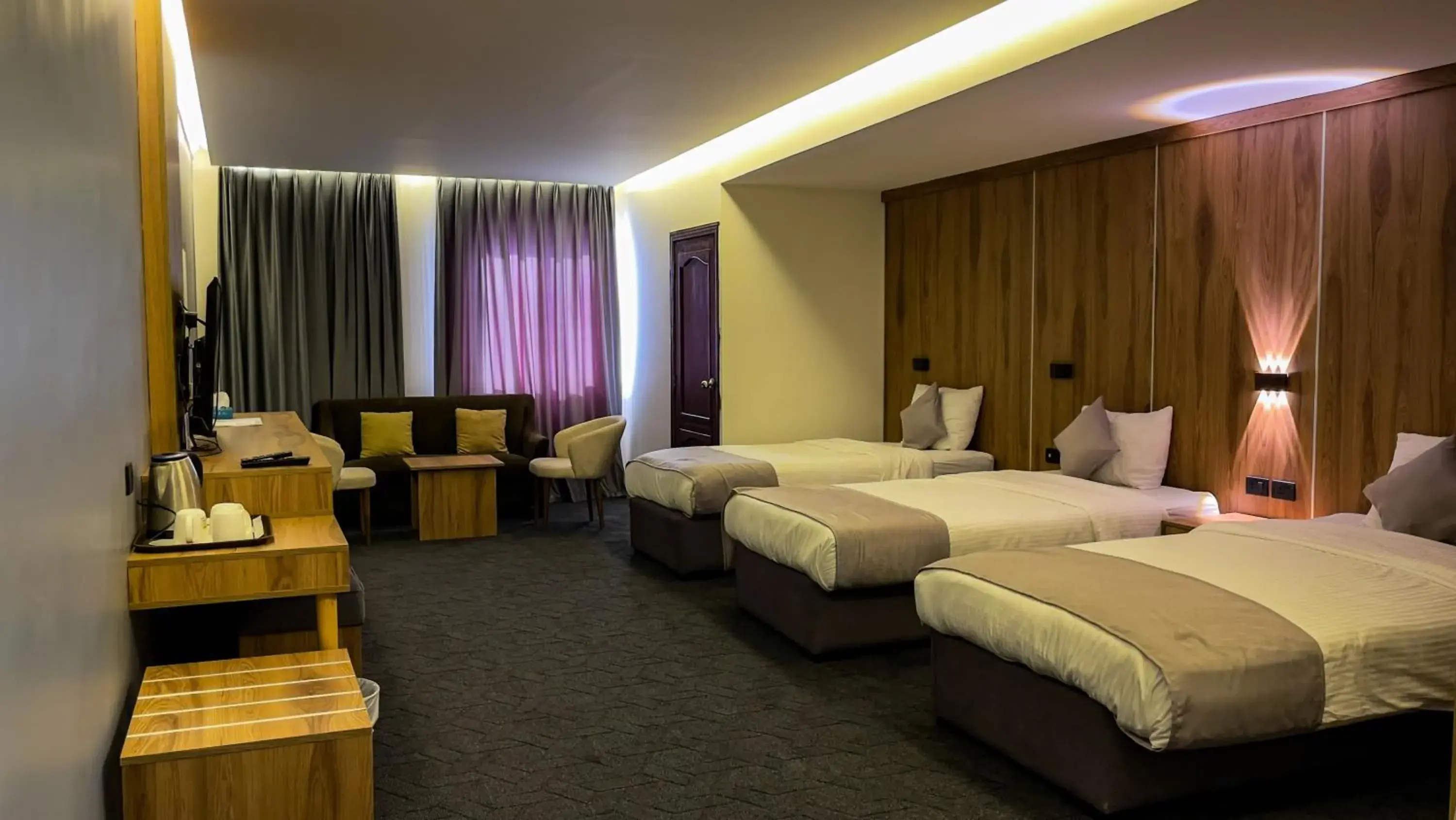 Bedroom, Bed in Sandy palace Hotel Bedroom, Bed in Sandy palace Hotel