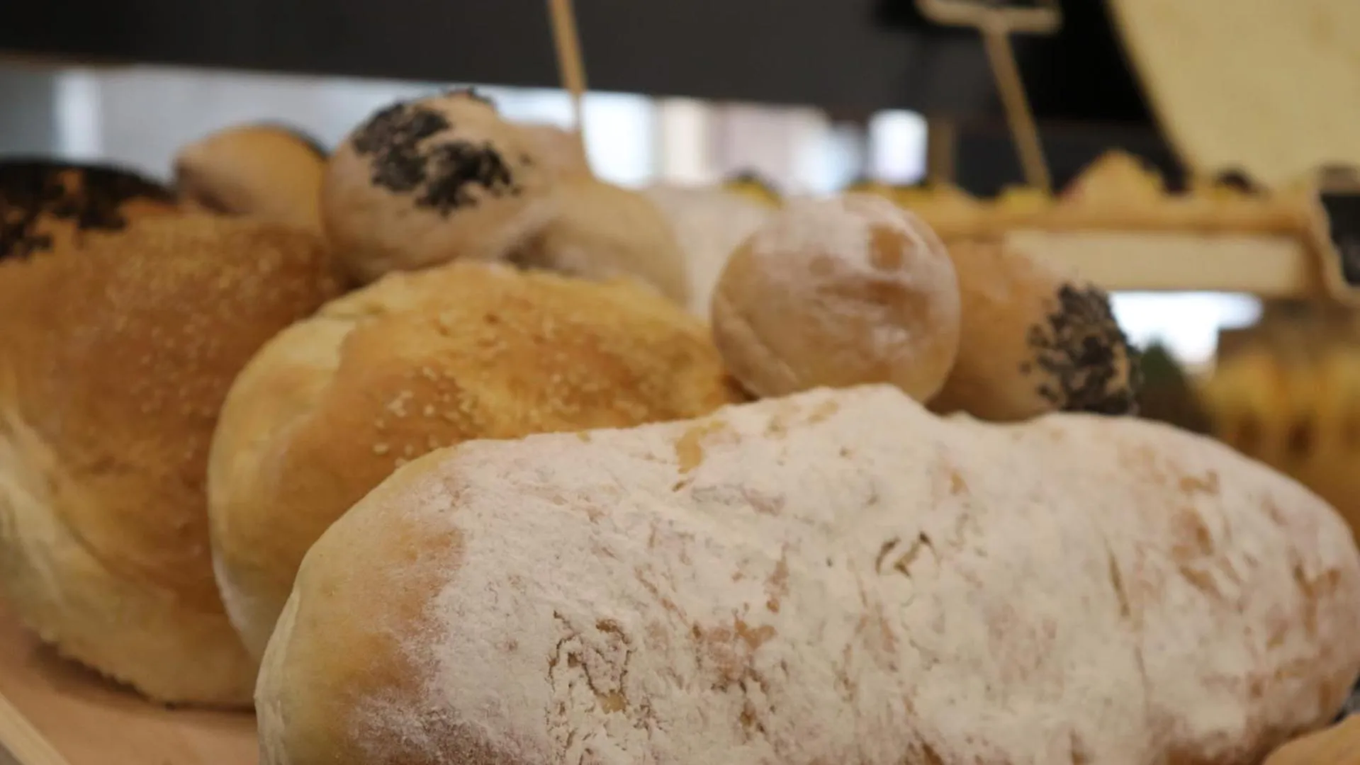 Restaurant/places to eat in Sandy palace Hotel