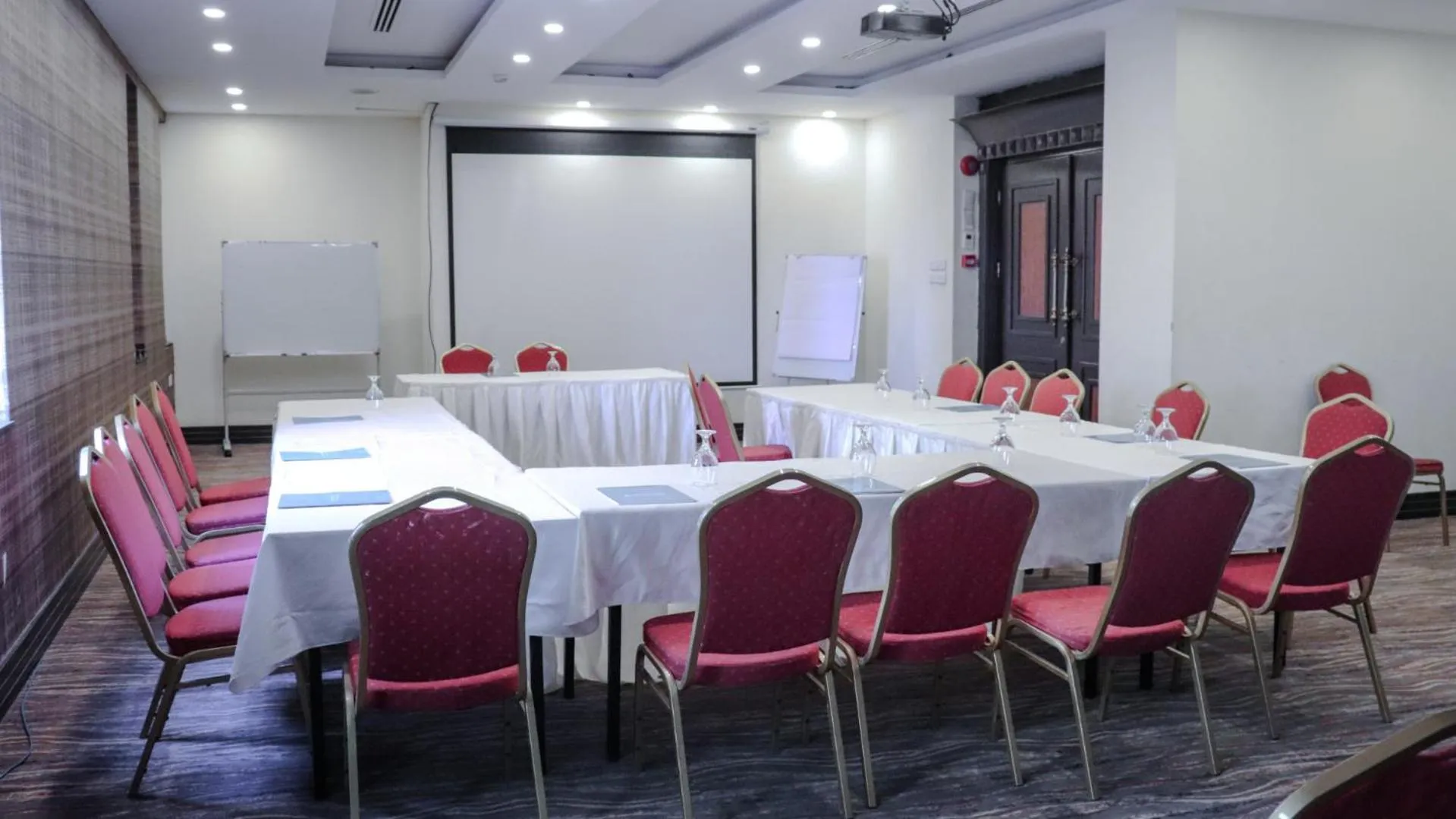 Meeting/conference room in Sandy palace Hotel