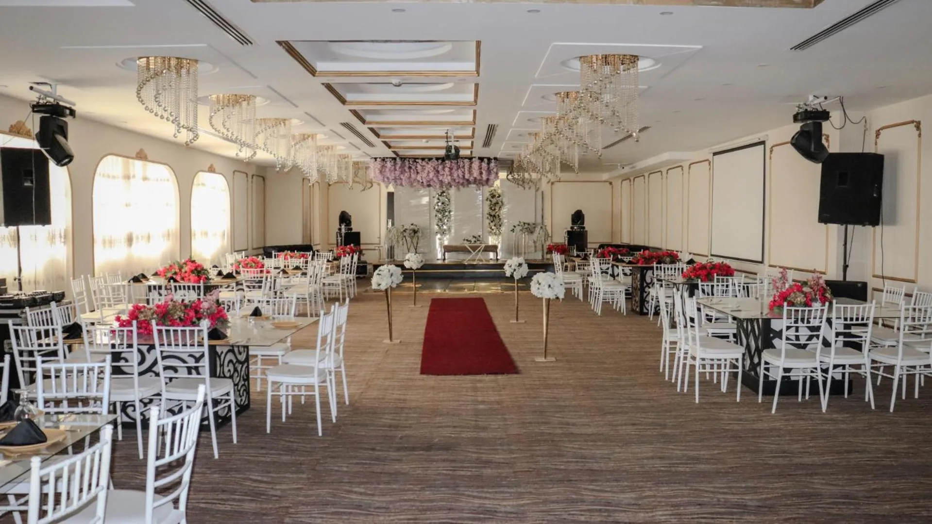 wedding in Sandy palace Hotel