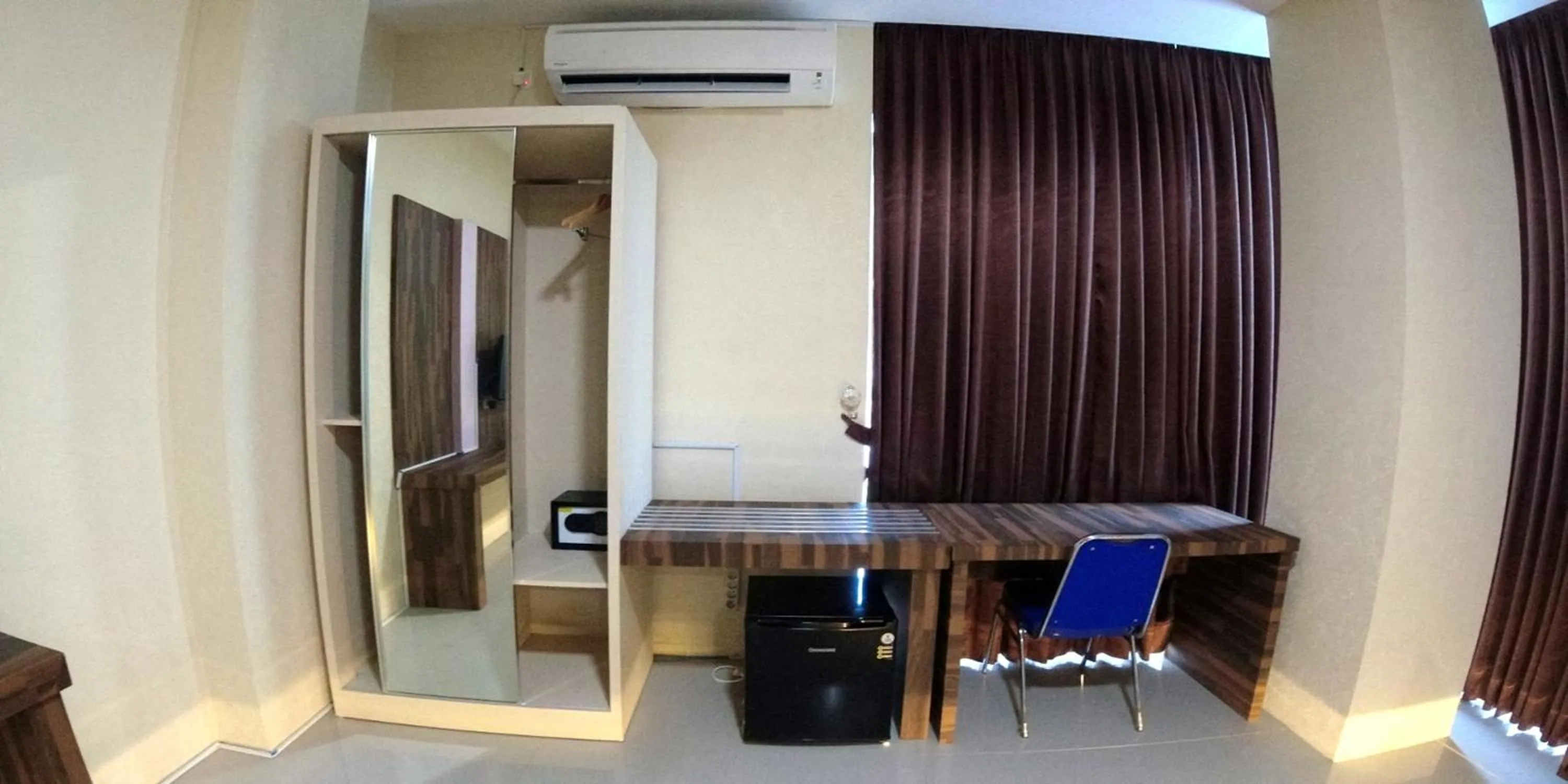 Dining area in Great Cokro Edotel Lampung