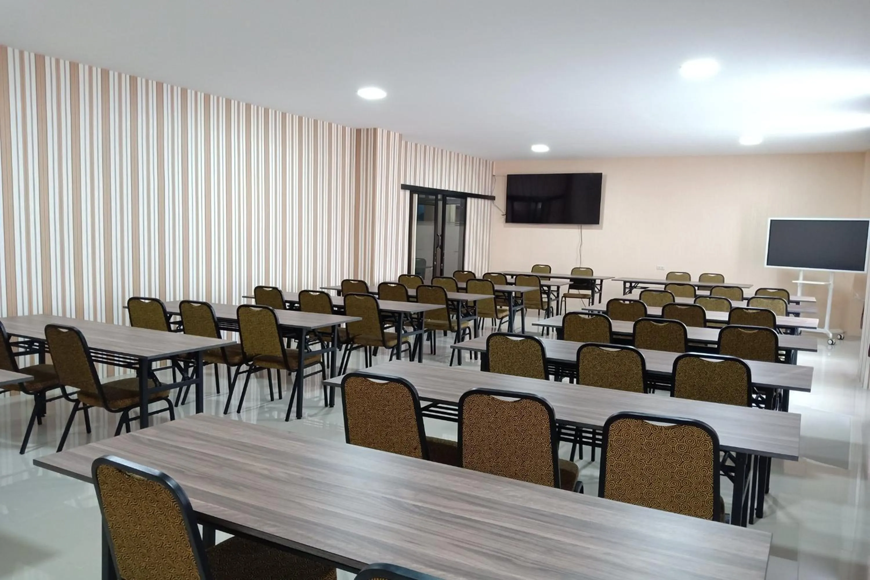 Meeting/conference room in Great Cokro Edotel Lampung