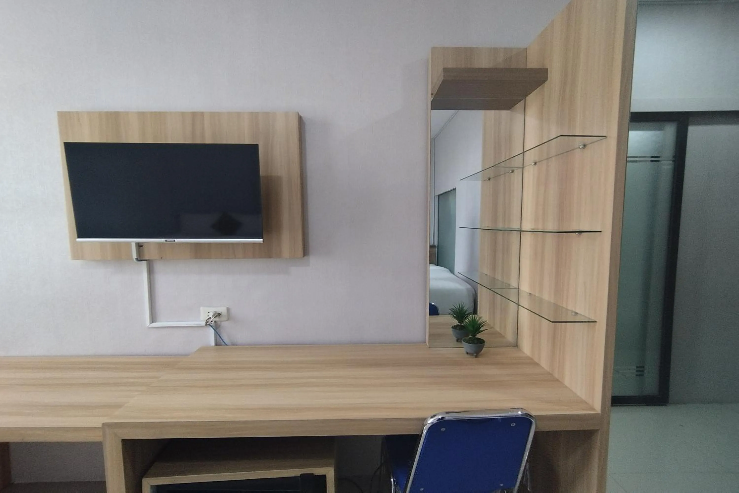 hair dresser in Great Cokro Edotel Lampung