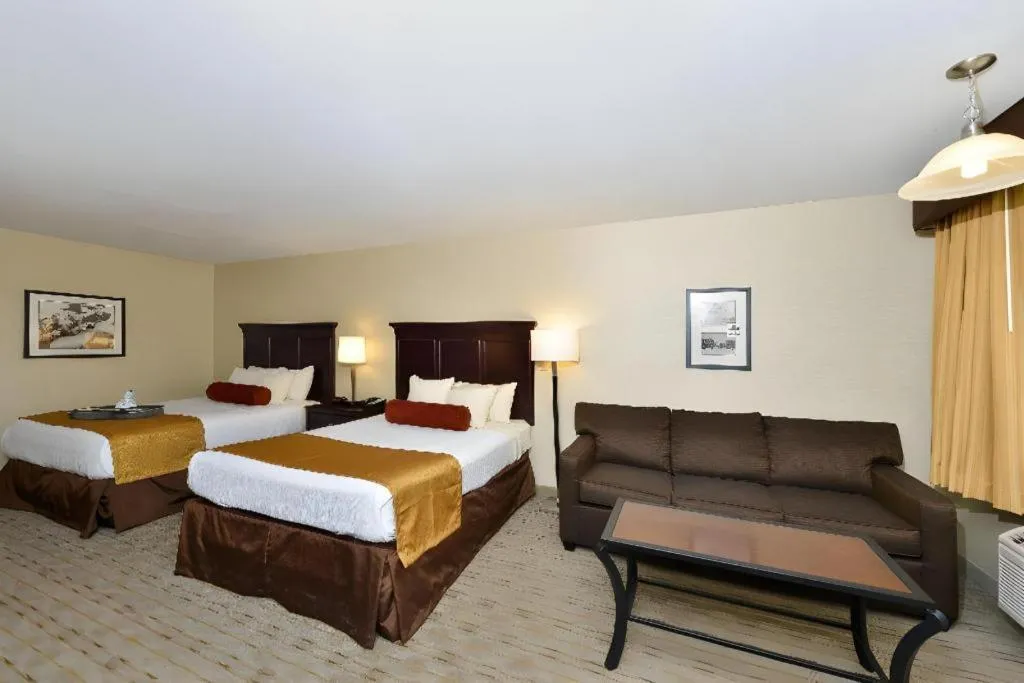 Bed in Best Western Frontier Motel