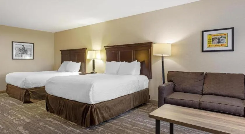 Bed in Best Western Frontier Motel