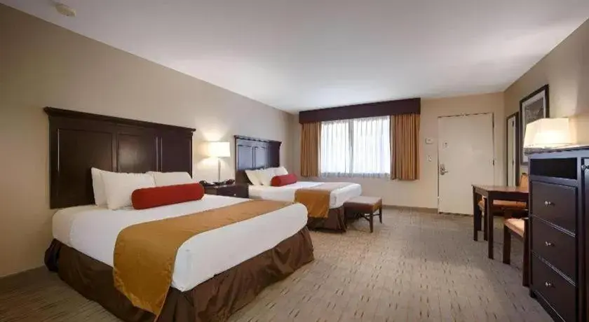 Bed in Best Western Frontier Motel Bed in Best Western Frontier Motel