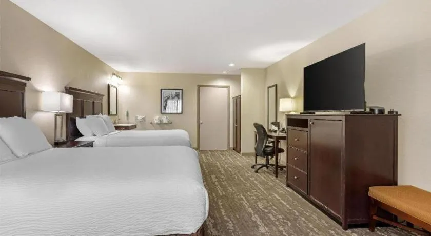 Bed in Best Western Frontier Motel