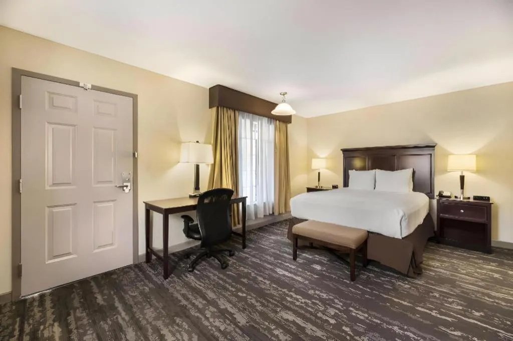 Bed in Best Western Frontier Motel